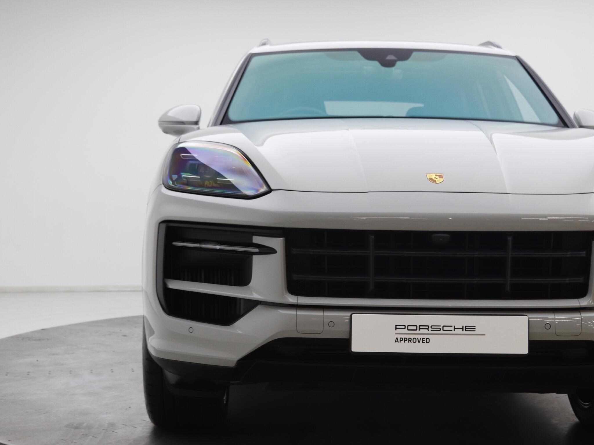 Porsche Cayenne view 23