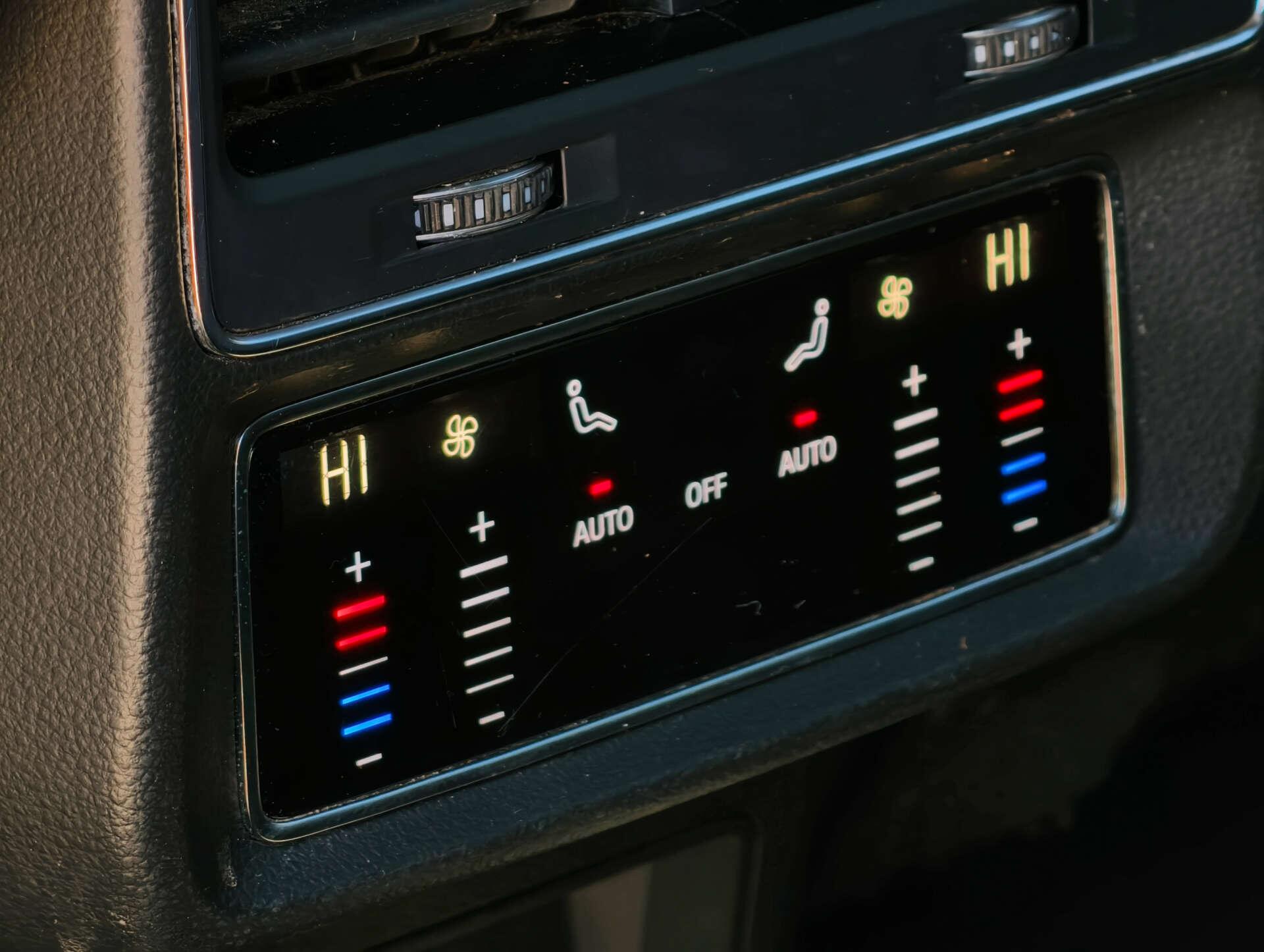 Audi SQ7 view 32