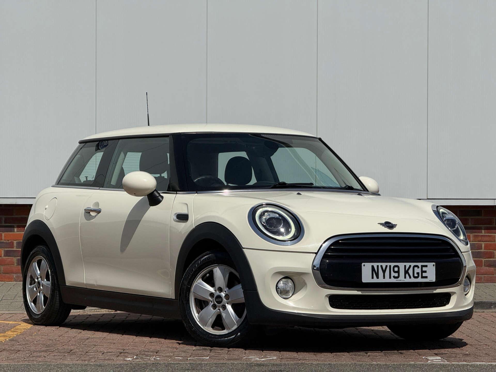 Mini Cooper view 9