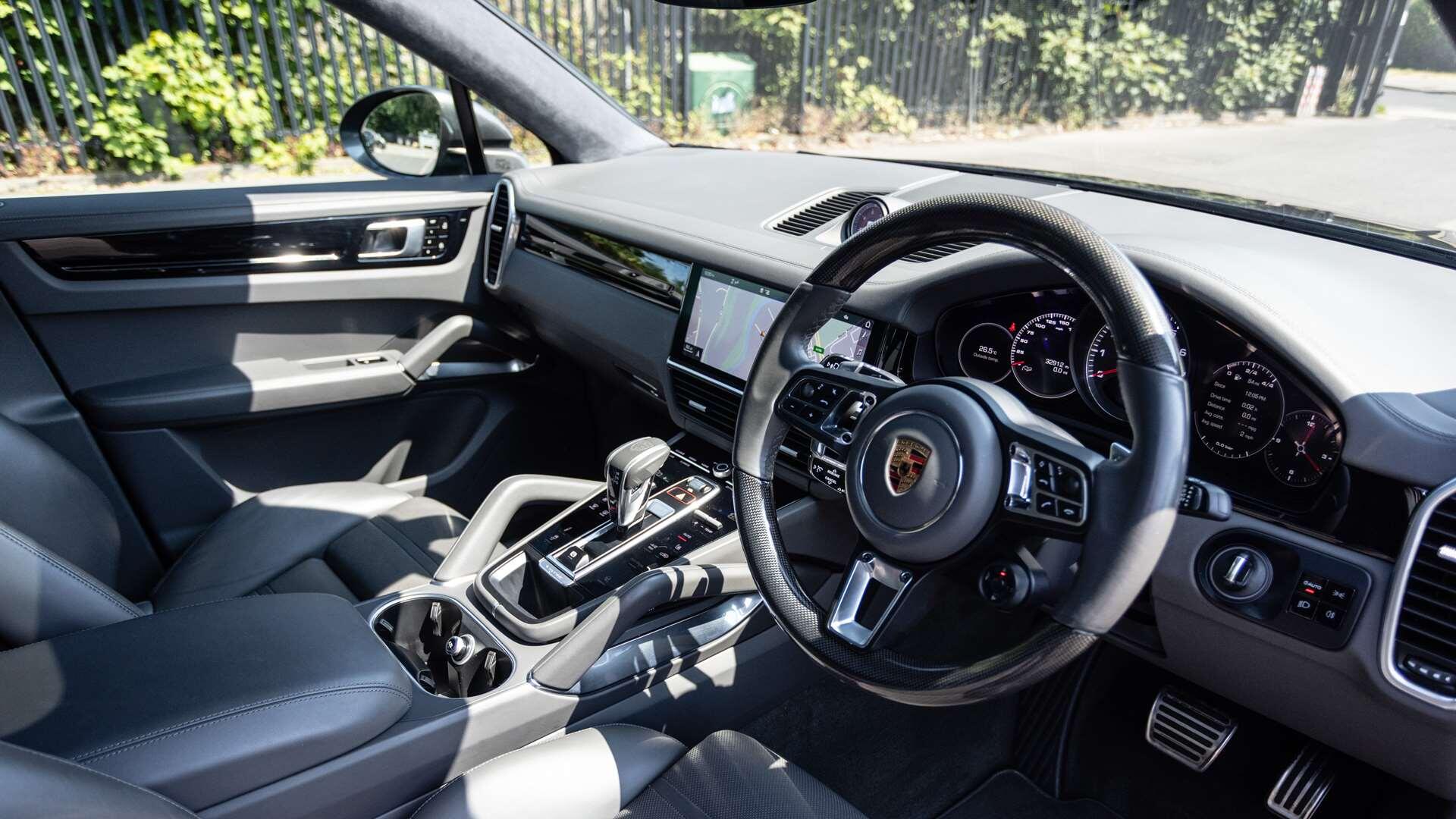 Porsche Cayenne view 18