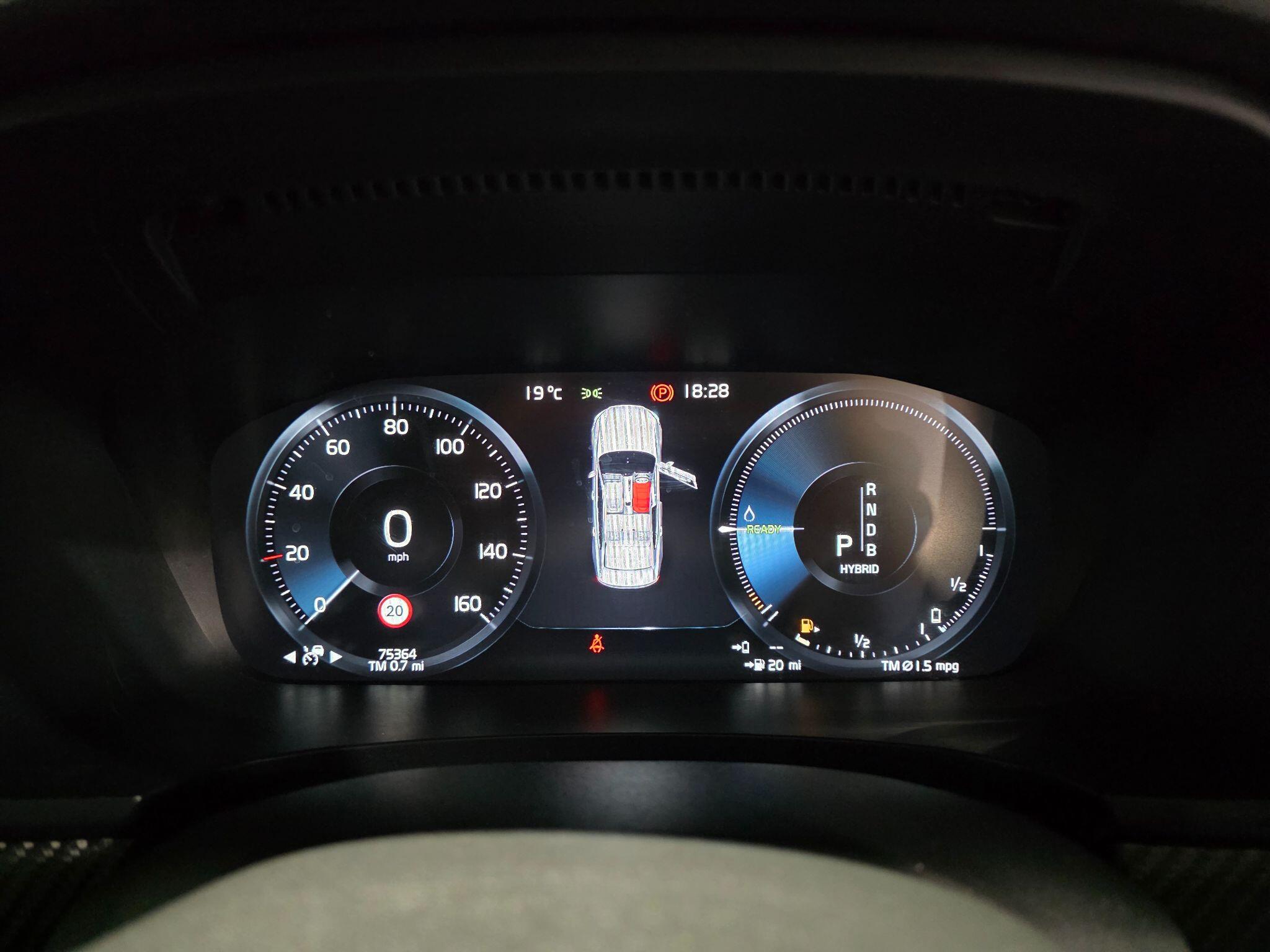 Volvo S90 view 16
