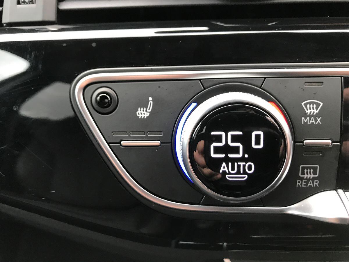 Audi A4 view 16