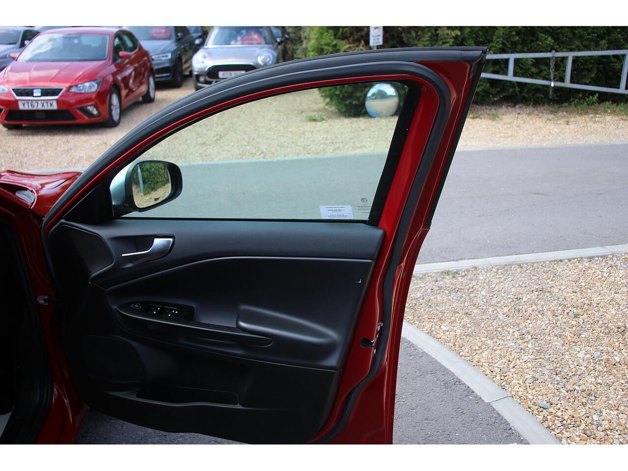 Alfa Romeo Giulietta view 35
