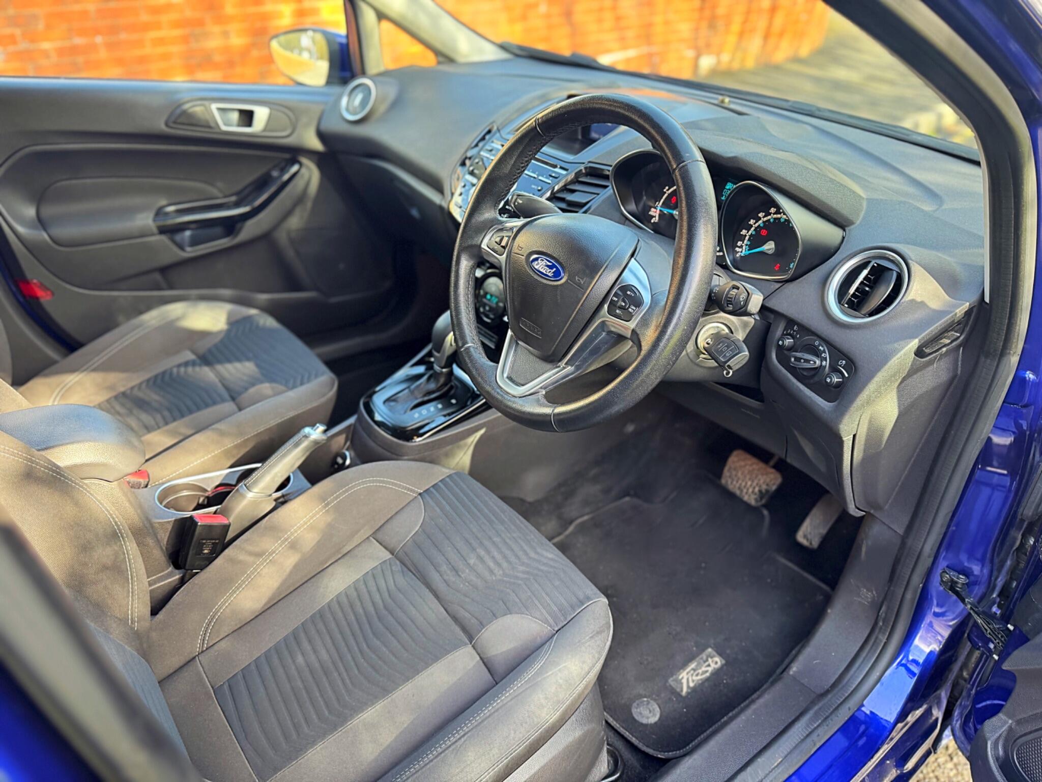 2015 Ford Fiesta 1.6 Titanium Powershift Euro 6 5dr image 11