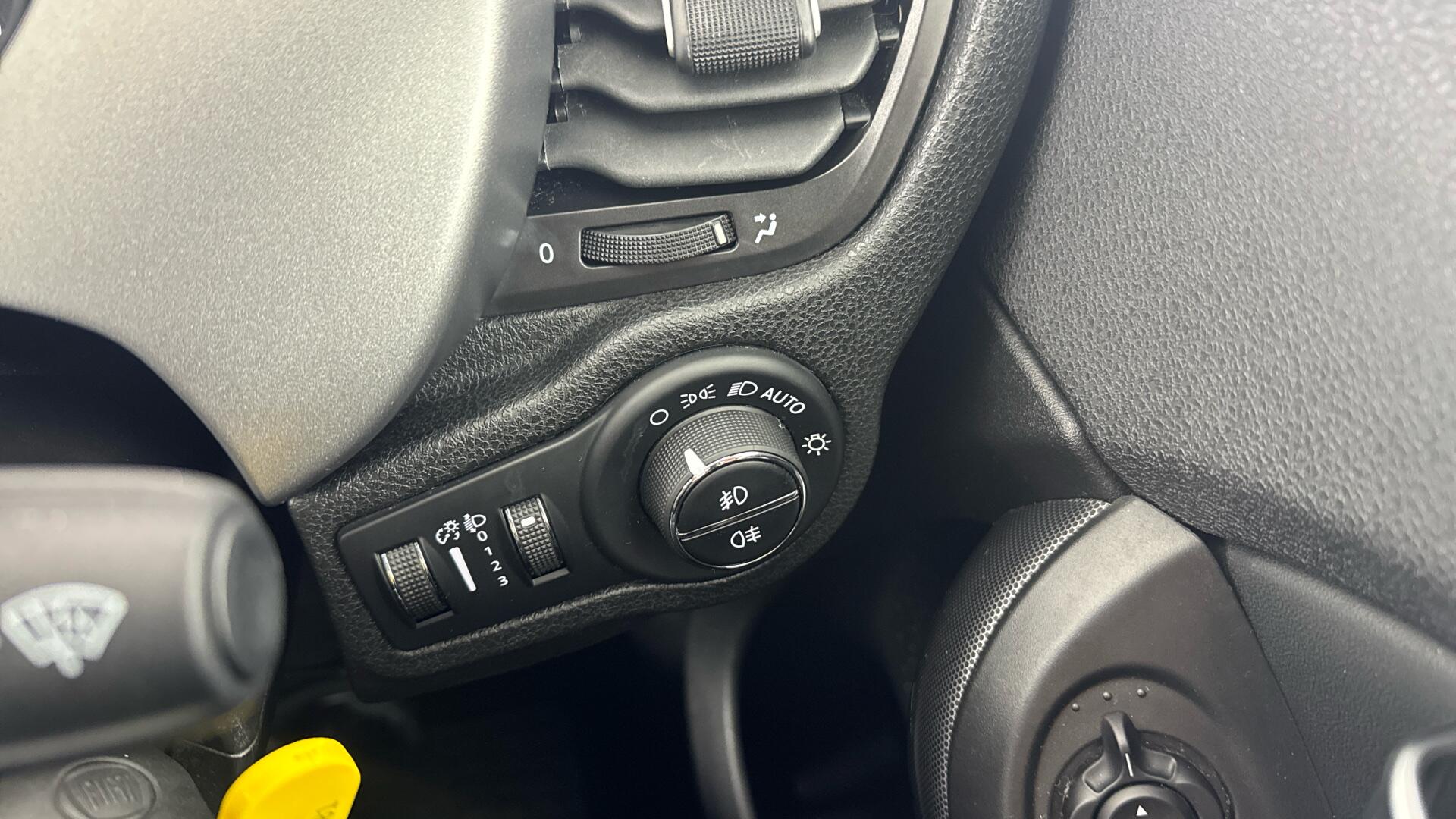 Fiat 500X view 43