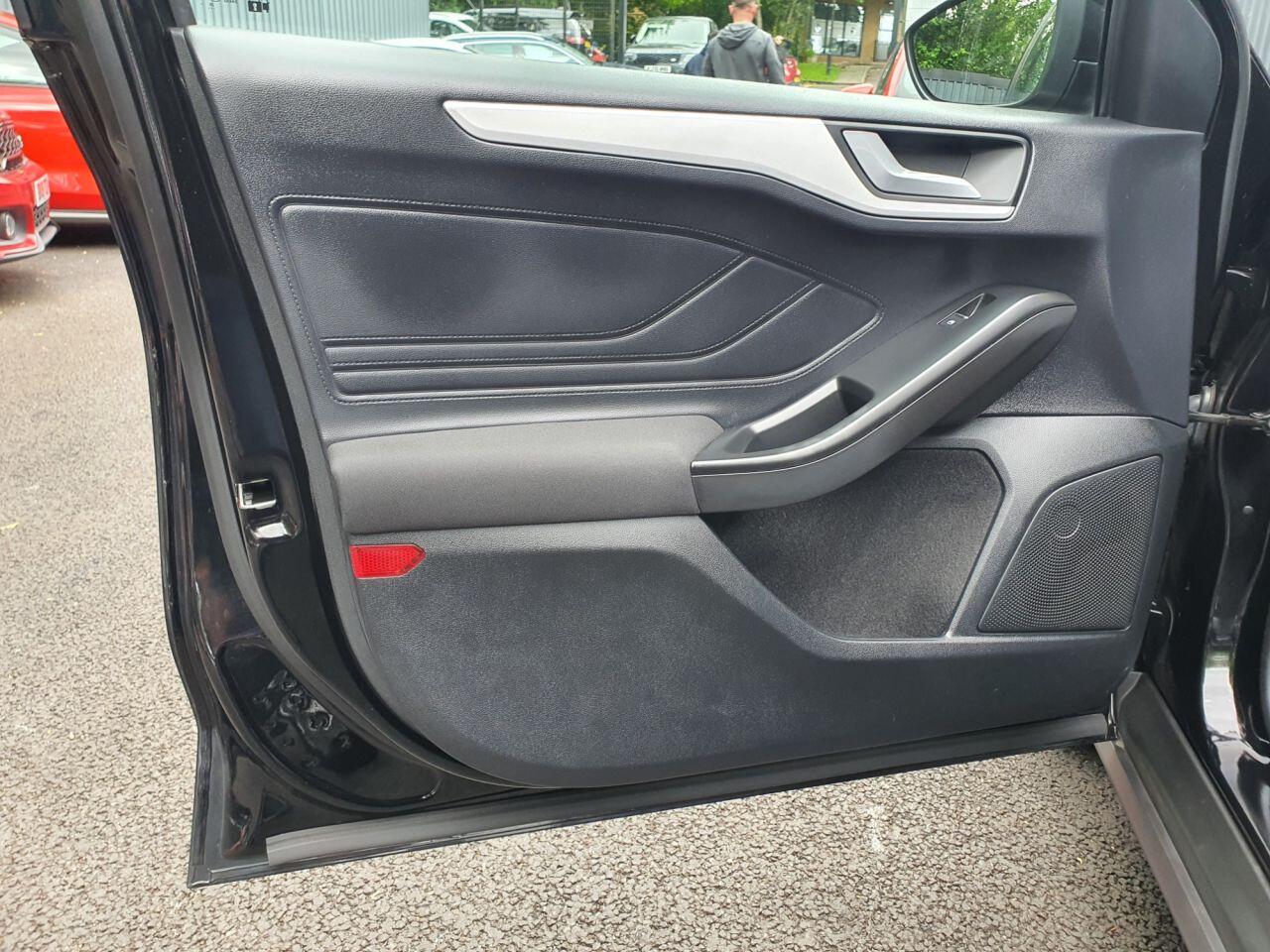 Ford Focus view 25