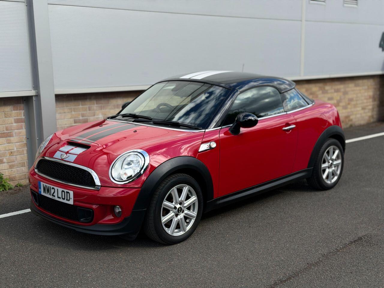 Mini Cooper view 34