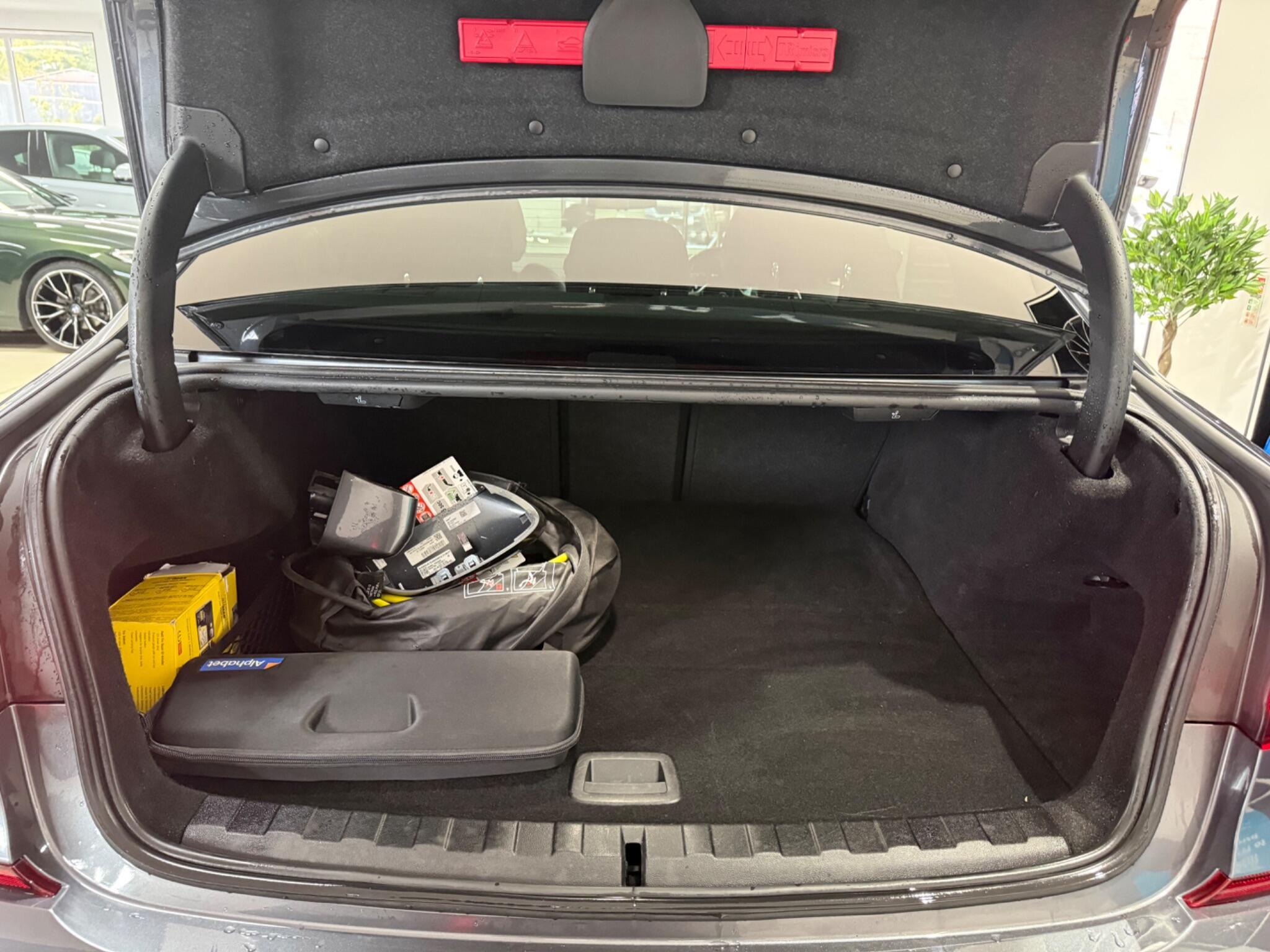 BMW 3 Series view 33