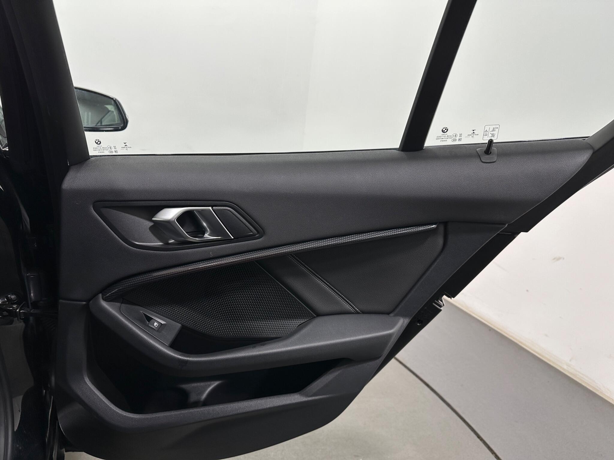 BMW 1 Series view 44