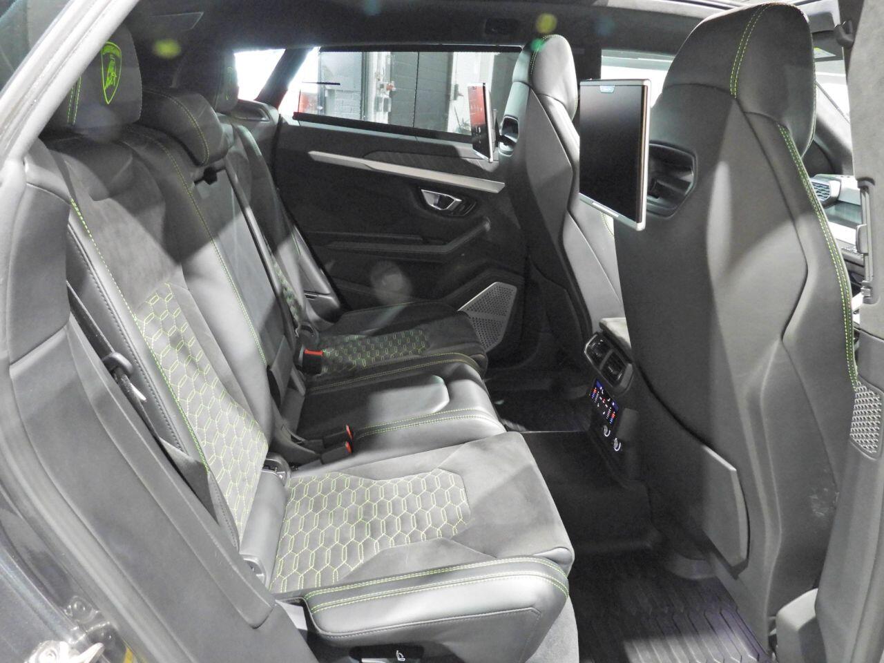 Lamborghini Urus view 46