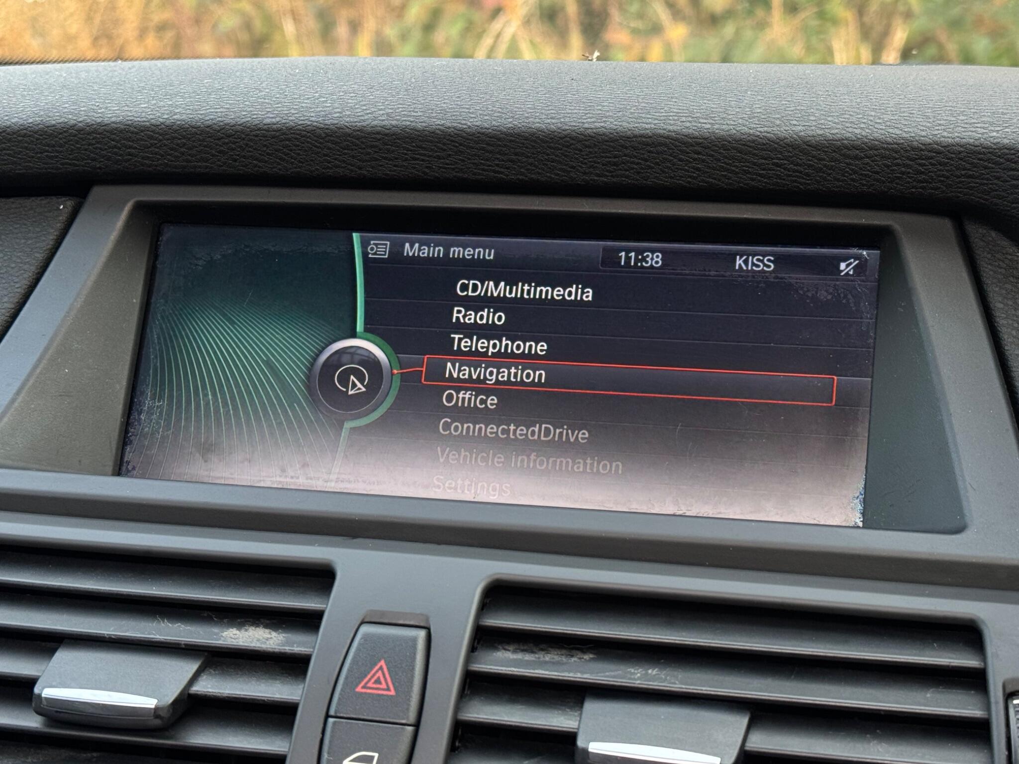 BMW X6 view 43