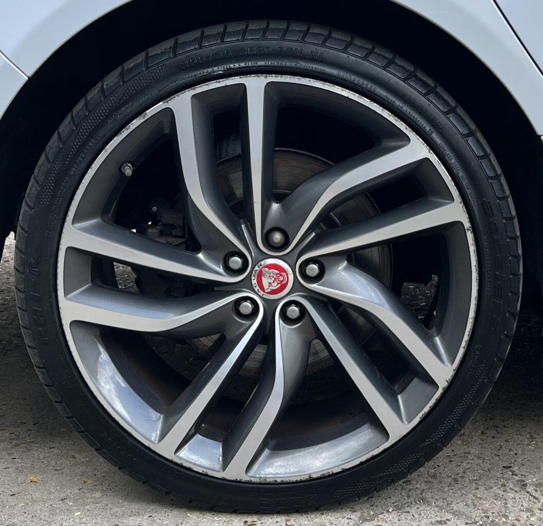 Jaguar XF view 10