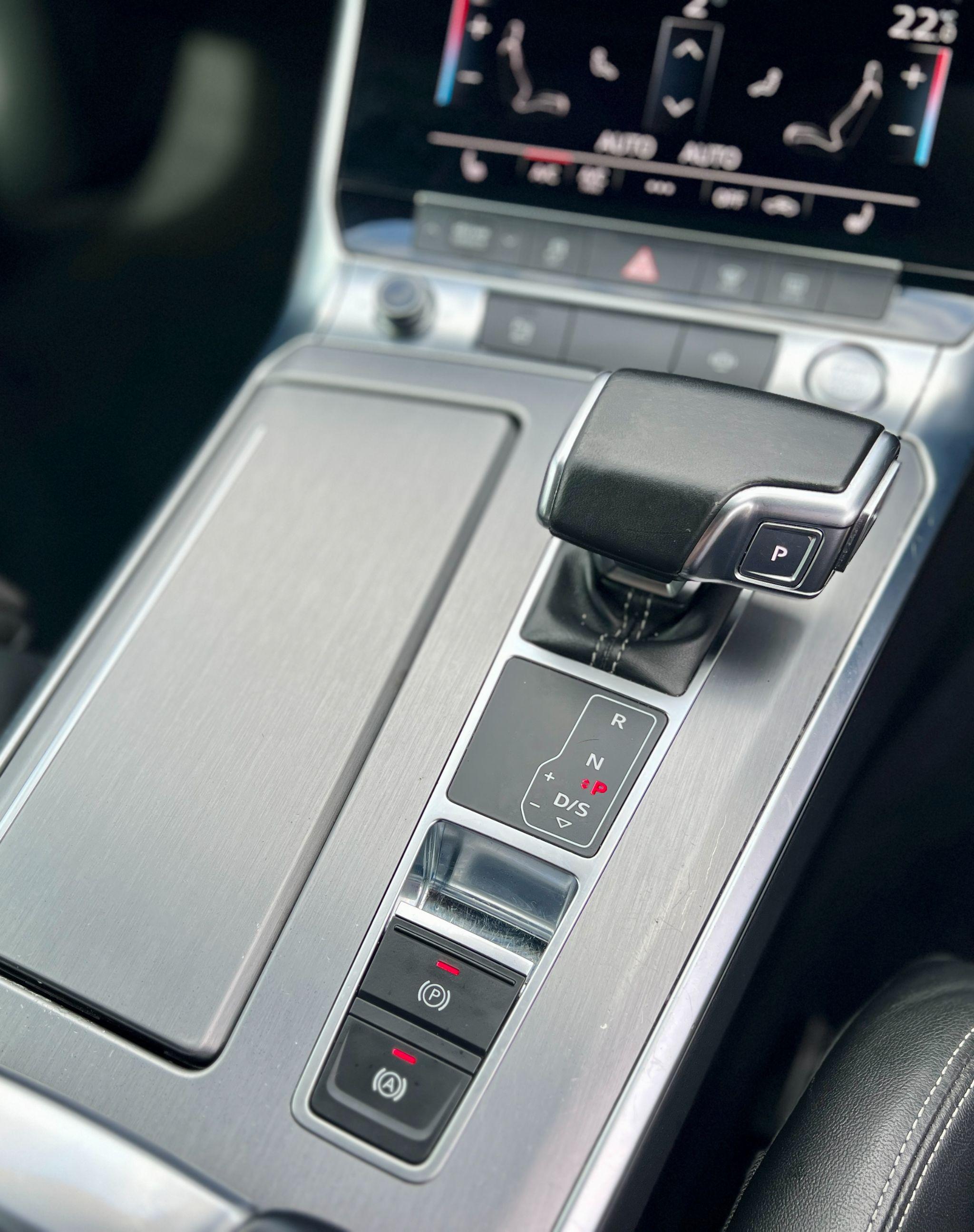 Audi A6 view 13