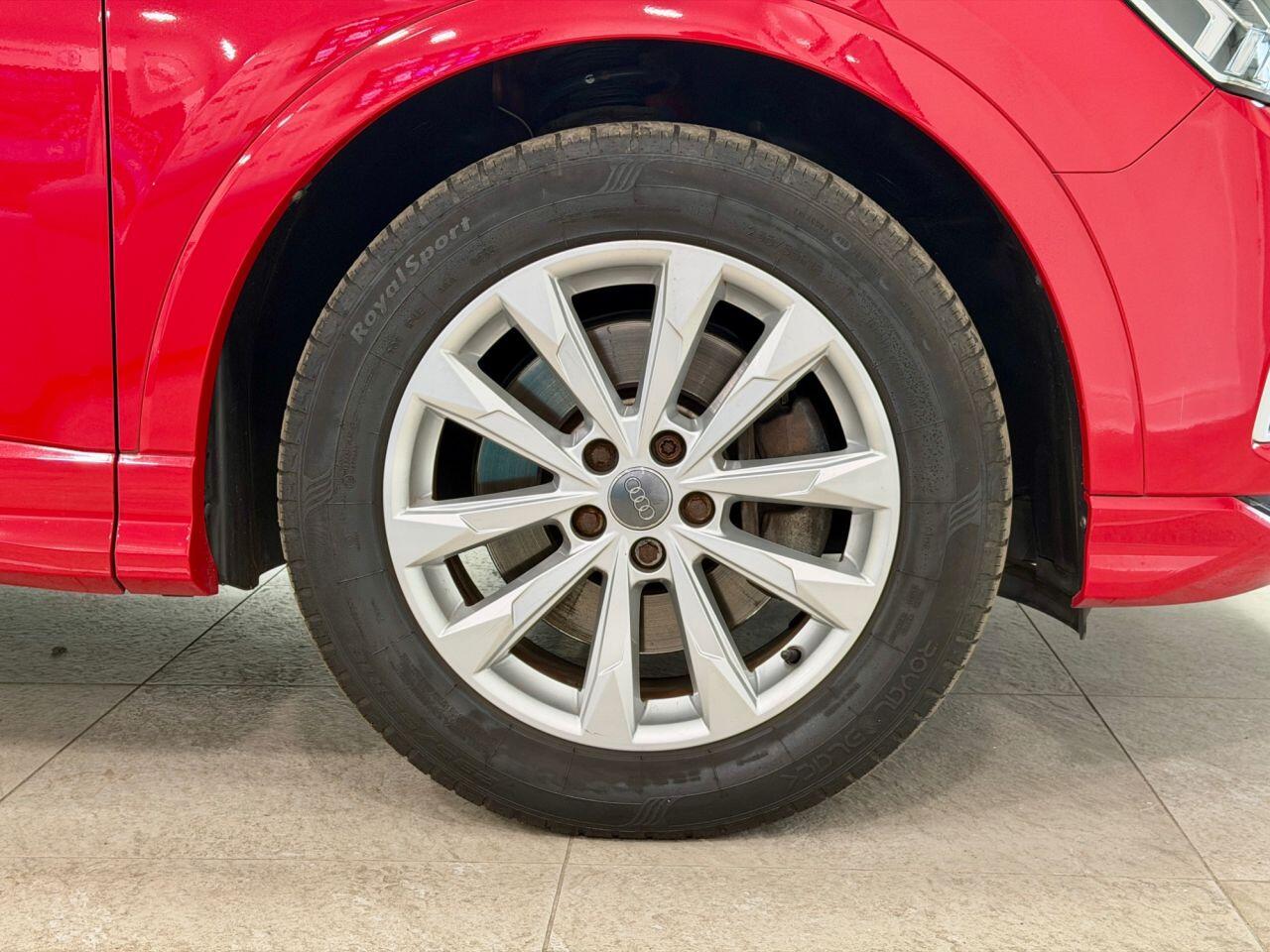 Audi Q3 view 25