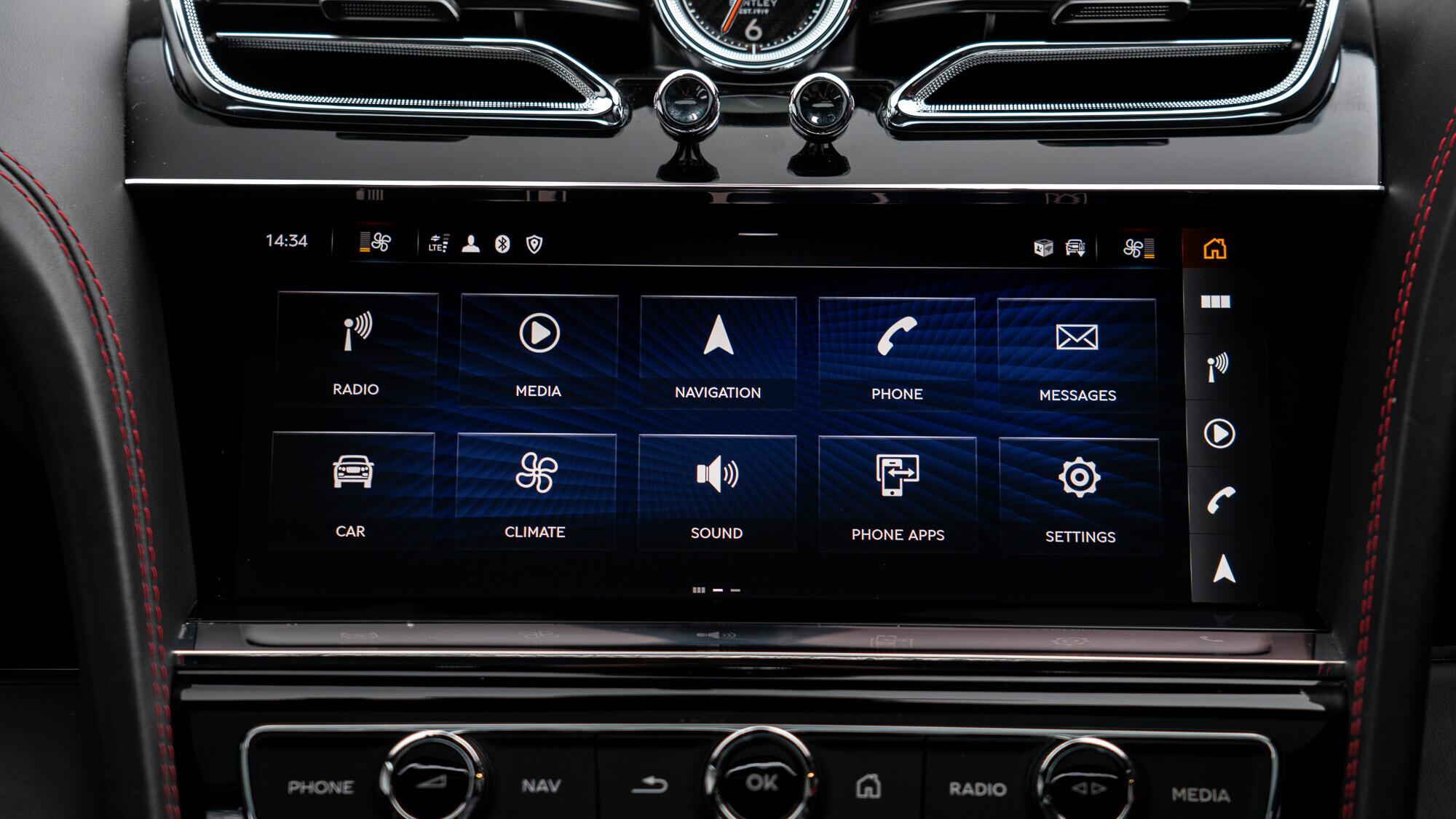 Bentley Bentayga view 21