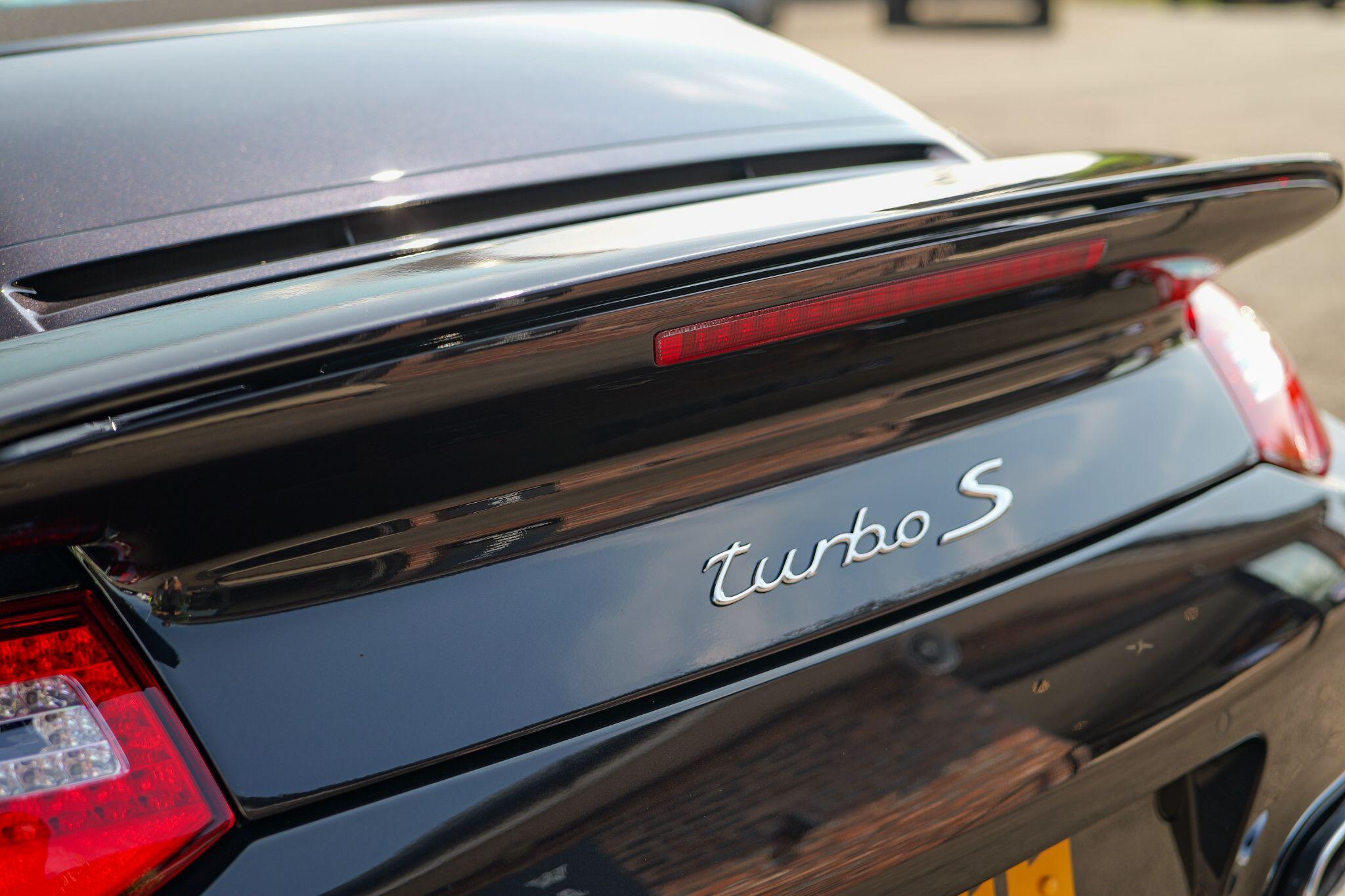 Porsche 911 view 14