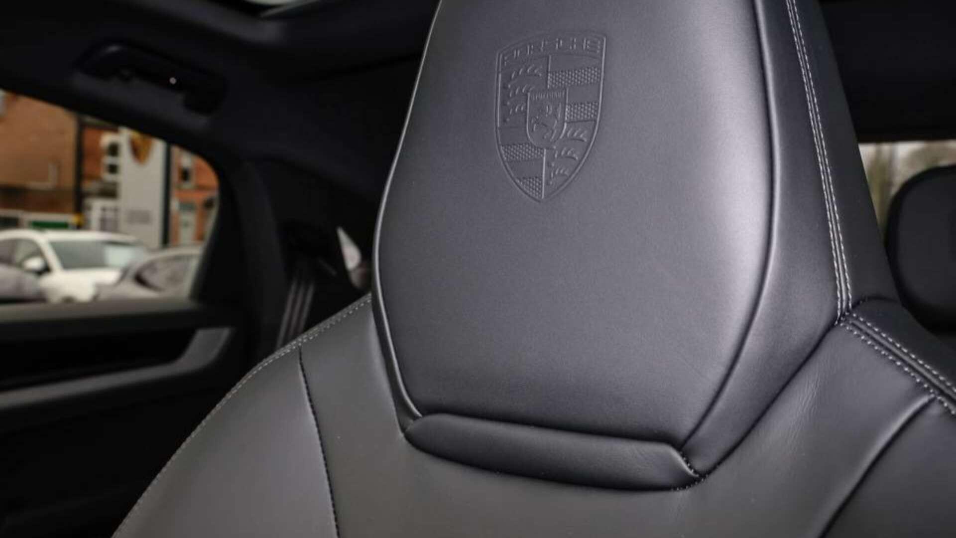 Porsche Cayenne view 29