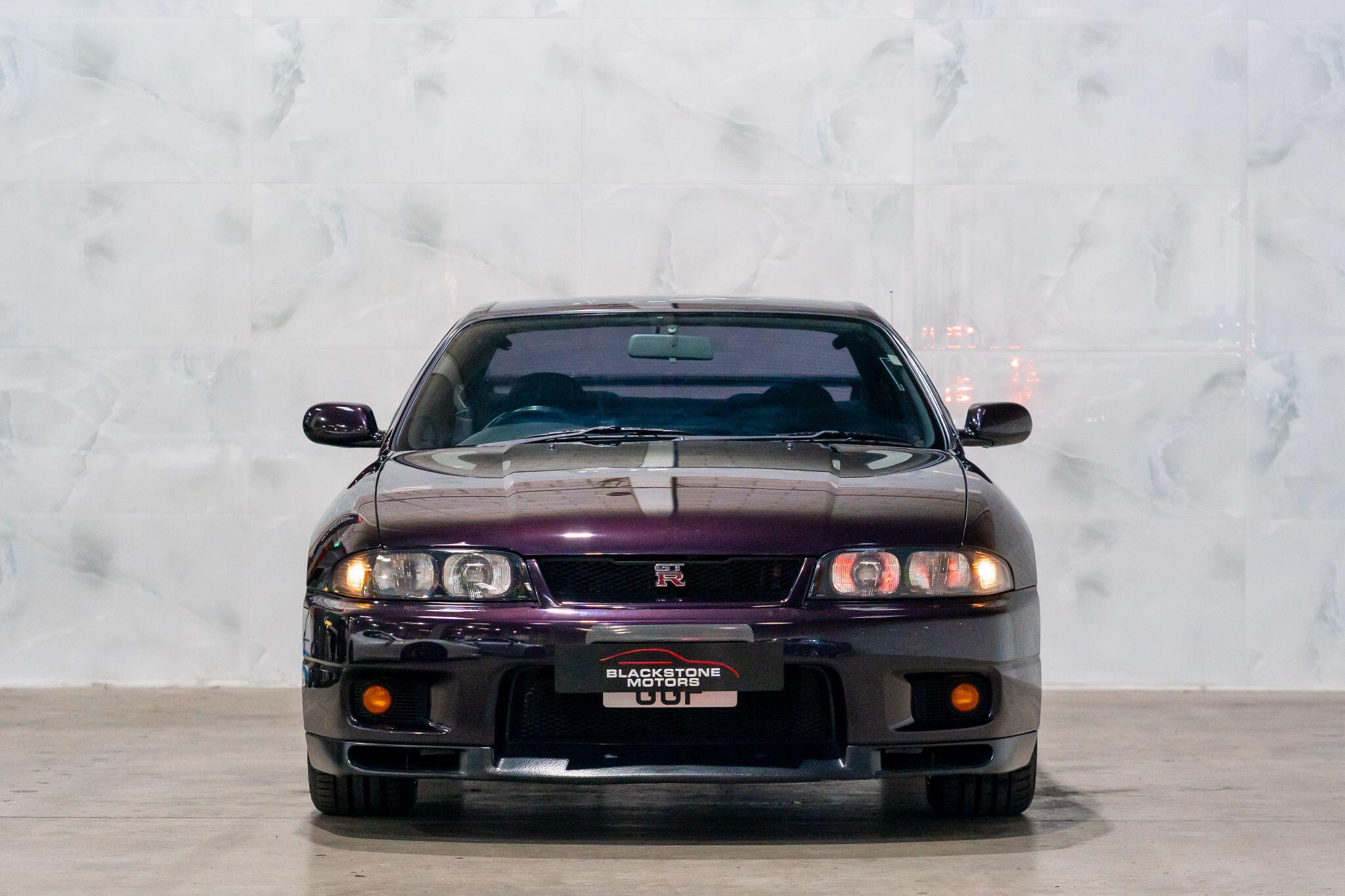 Nissan Skyline view 10