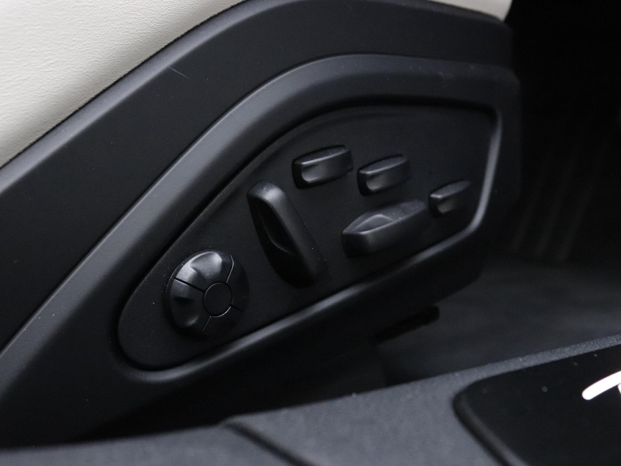 Porsche Panamera view 25