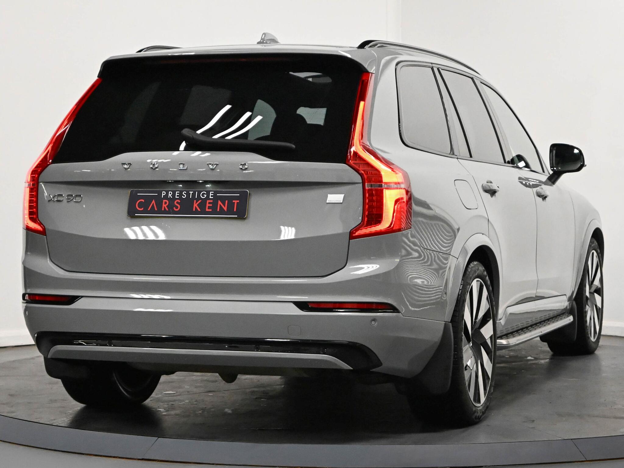 Volvo XC90 view 28