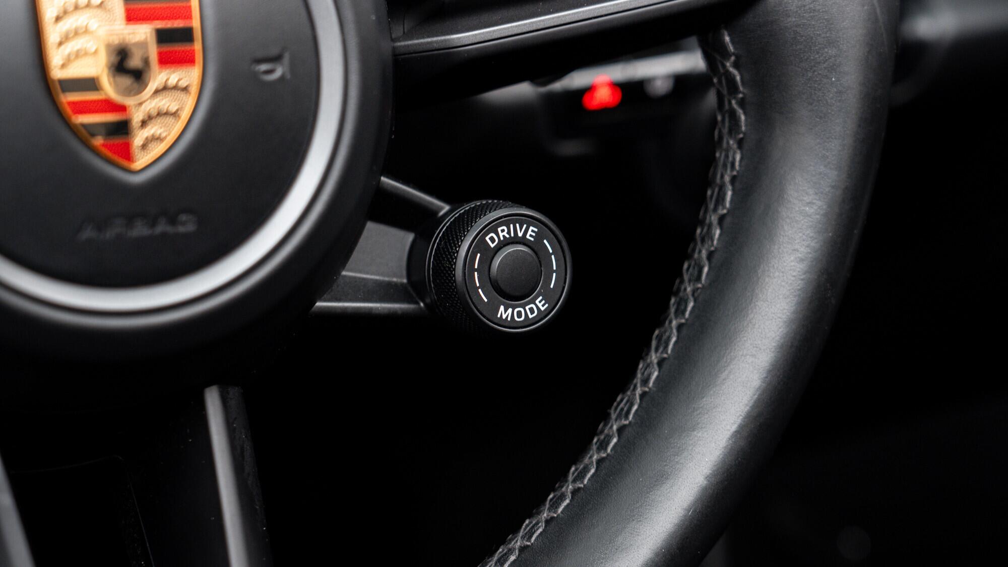 Porsche 911 view 25