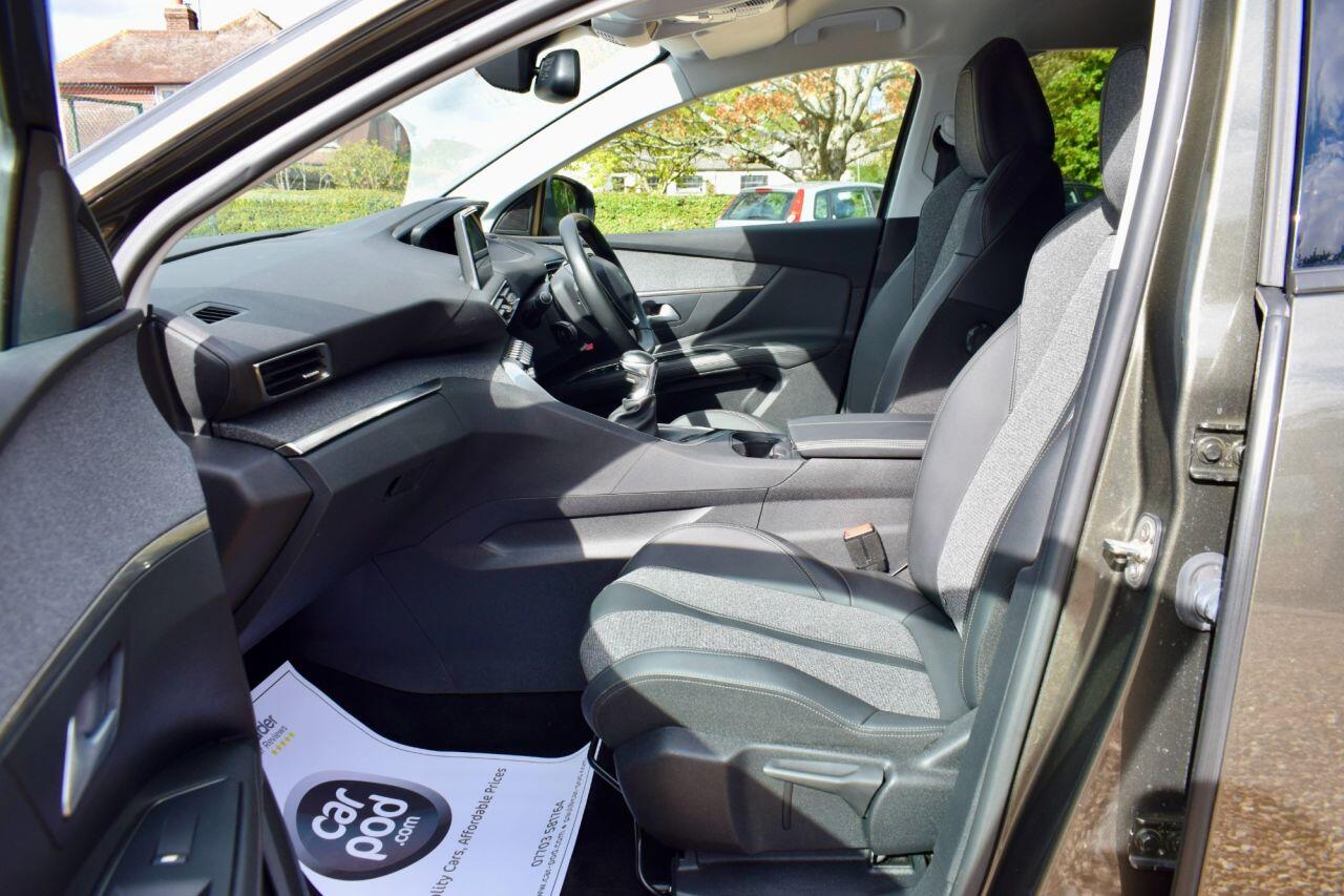 Peugeot 3008 view 34