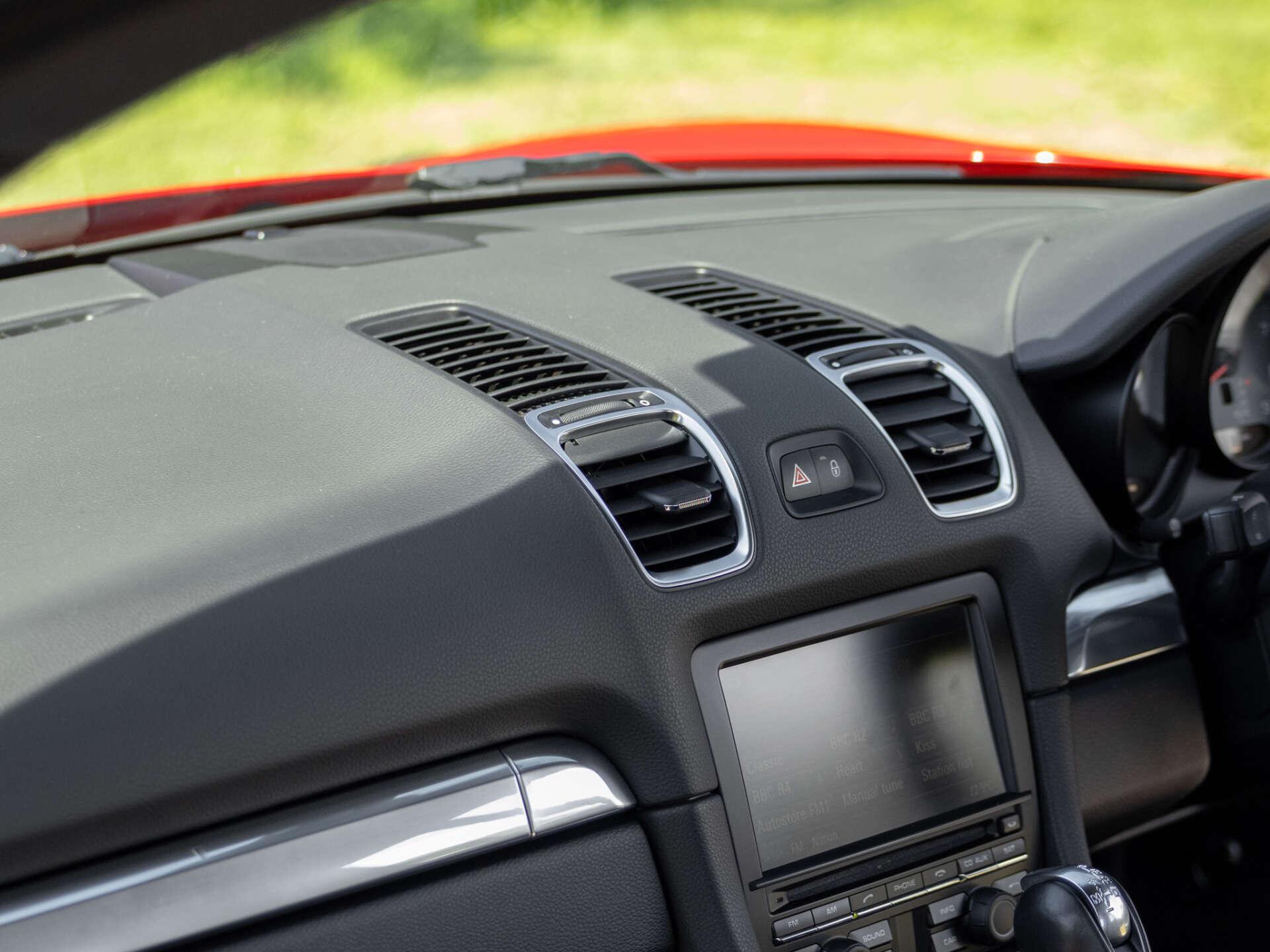 Porsche Cayman view 15