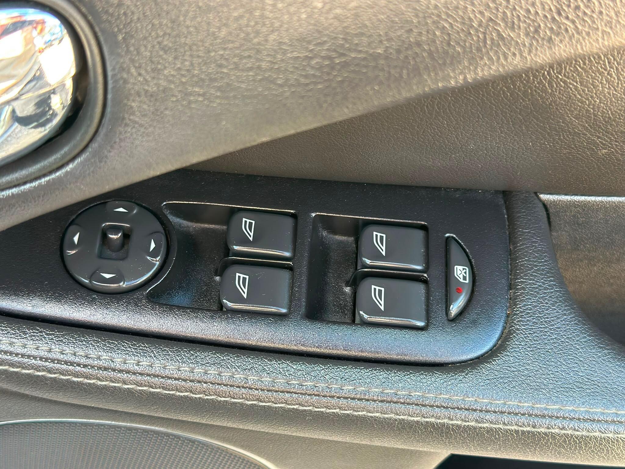 Jaguar X-Type view 48