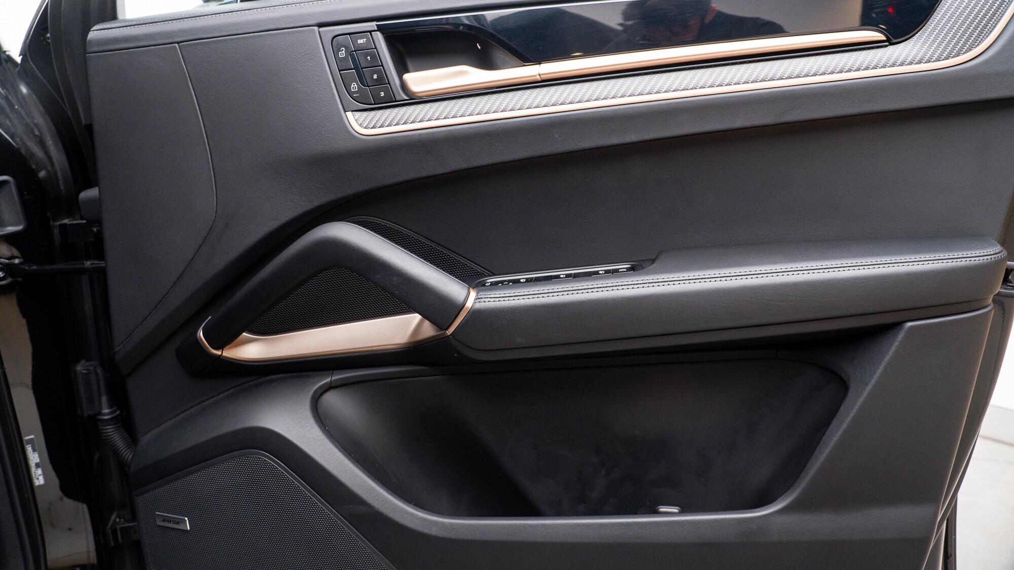 Porsche Cayenne view 43