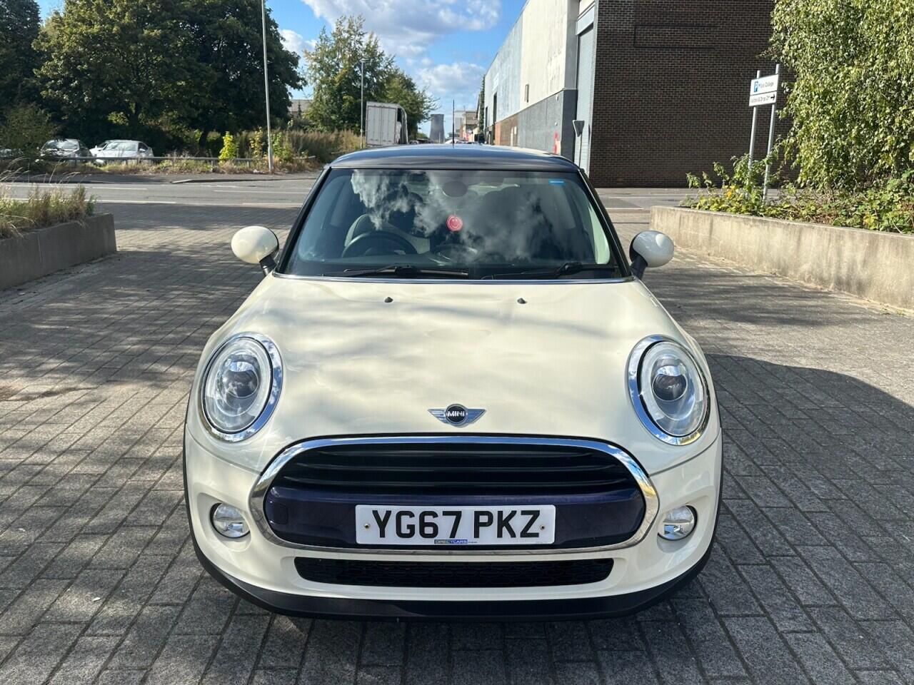 Mini Hatch view 6