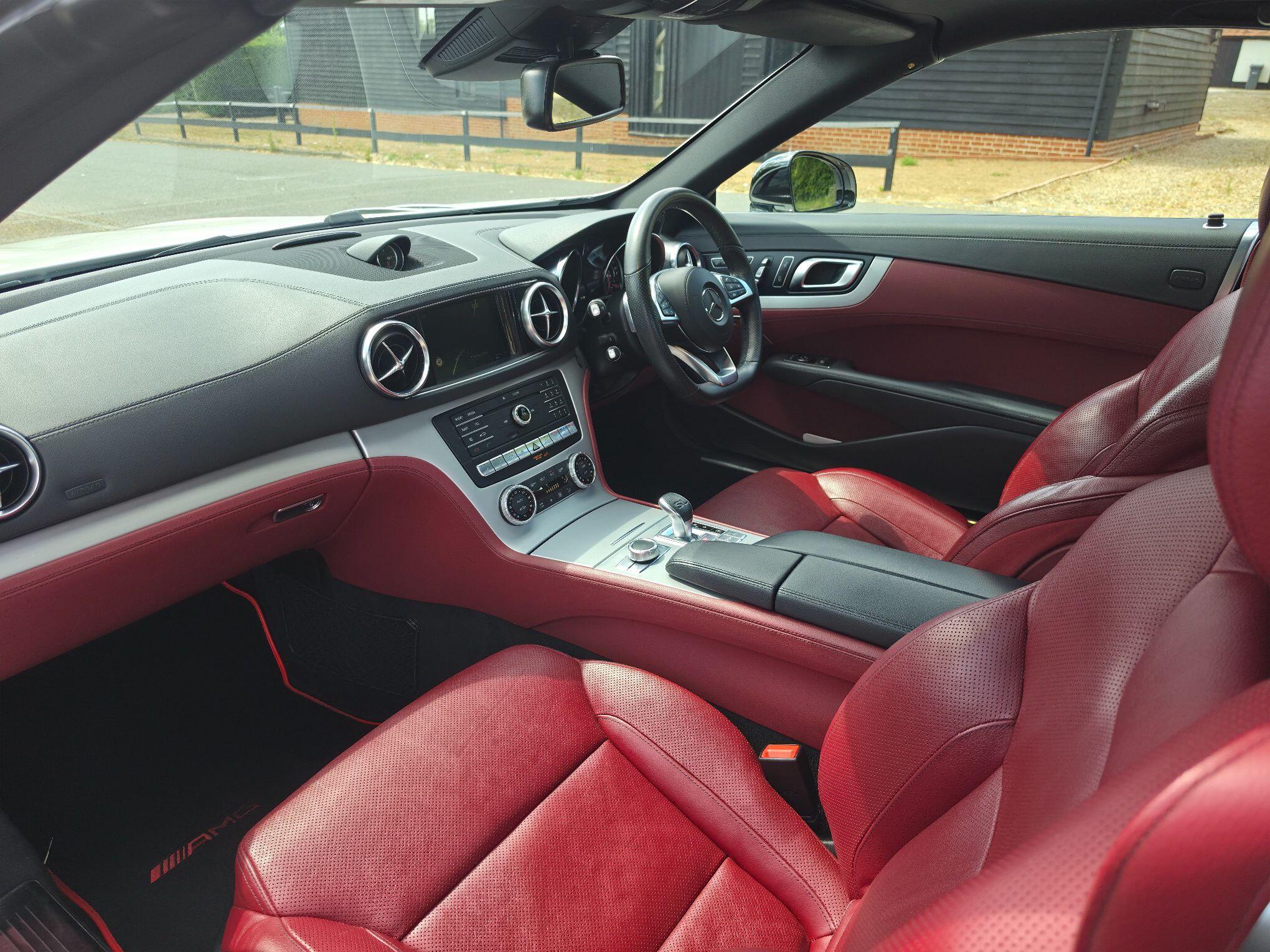 Mercedes-Benz SL view 11