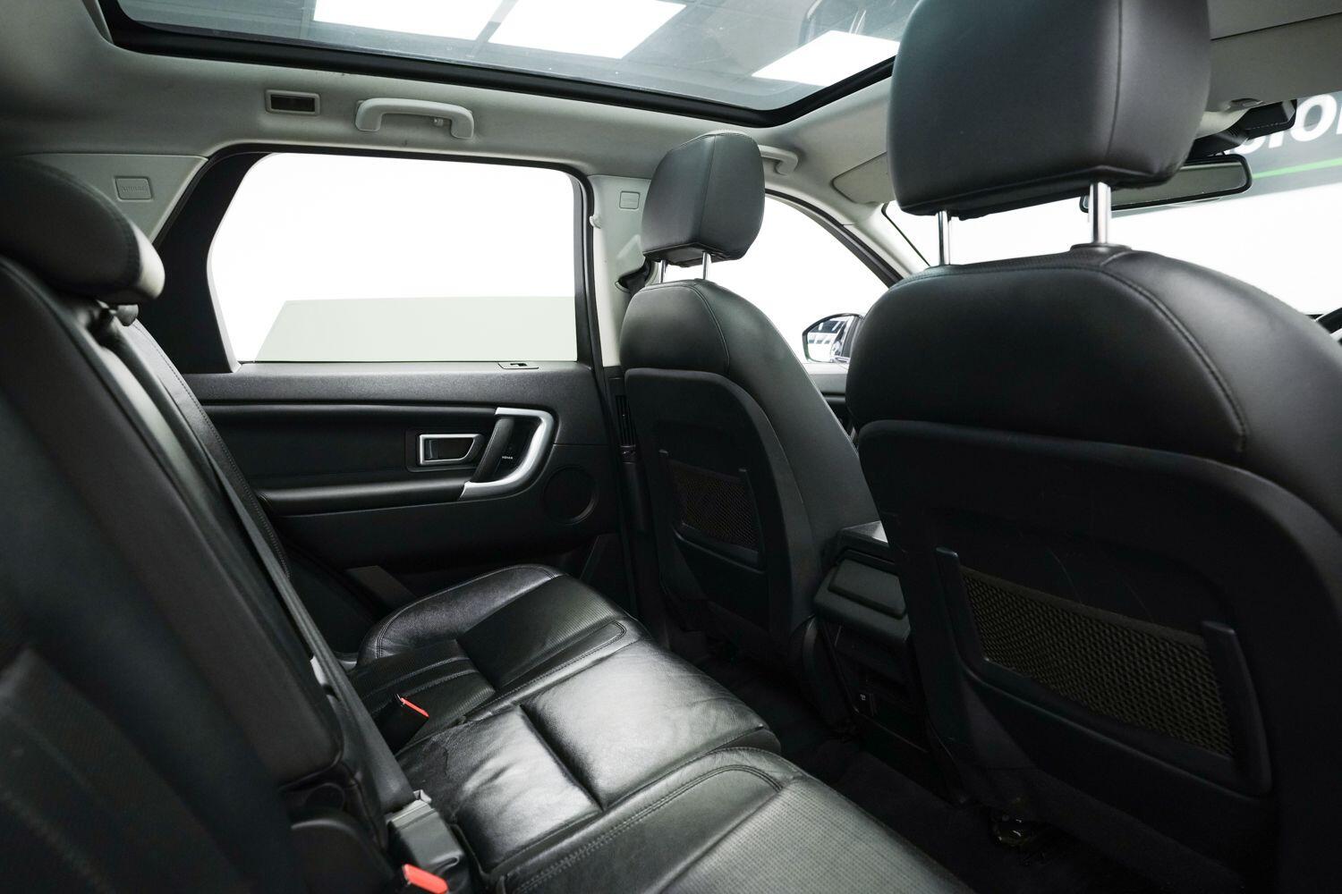 Land Rover Discovery Sport view 16