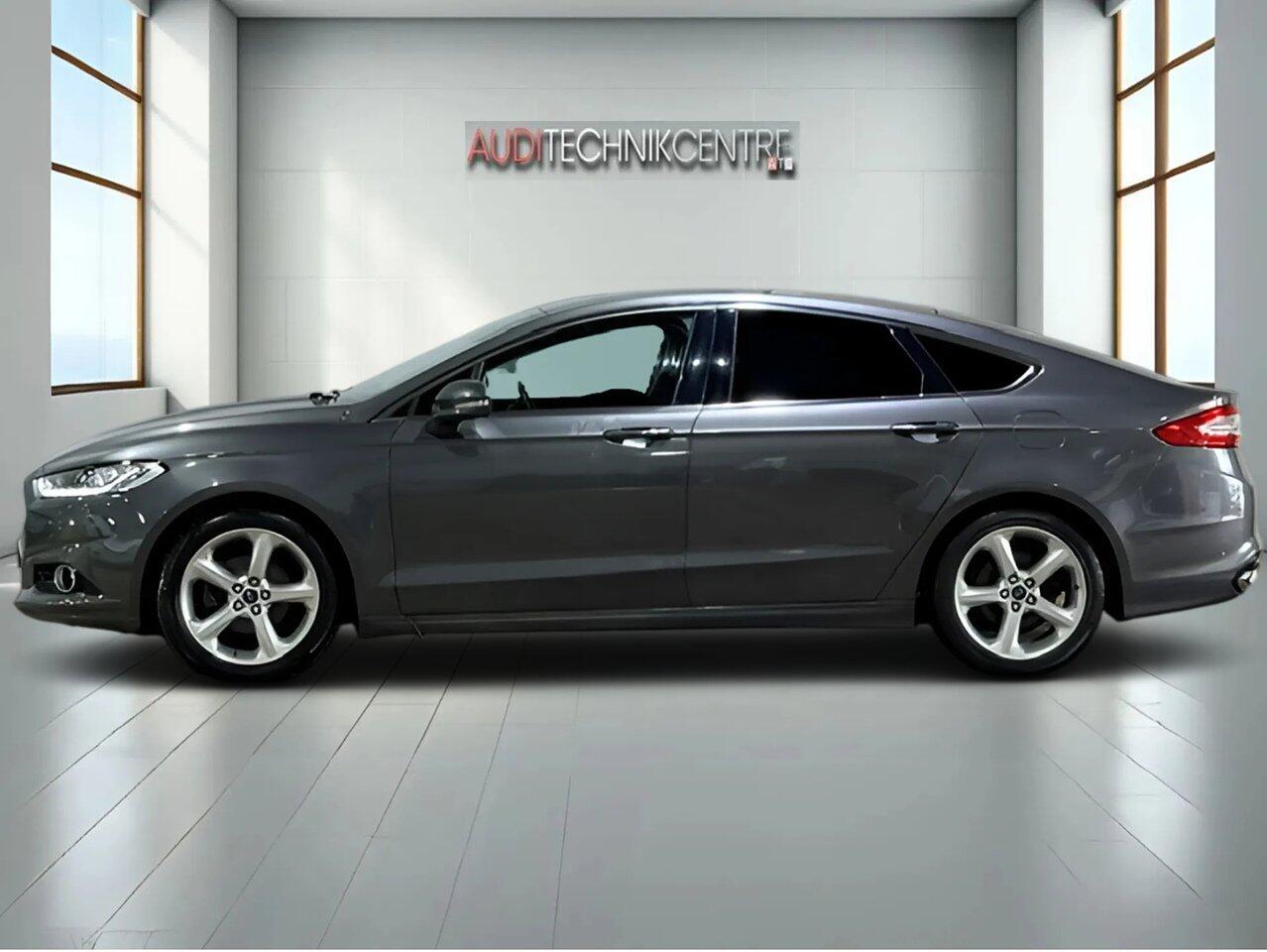 Ford Mondeo view 7