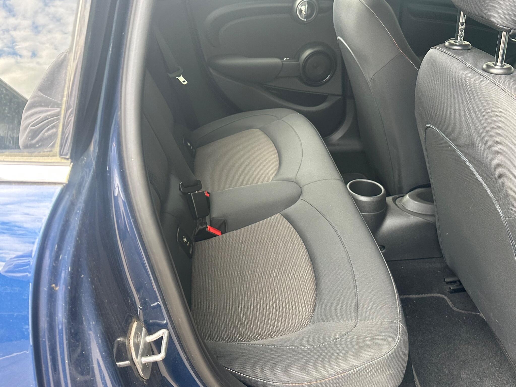 Mini Hatch view 9