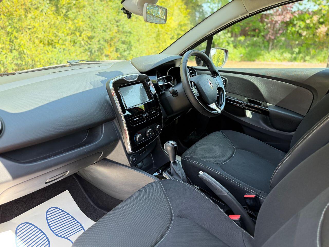 Renault Clio view 11