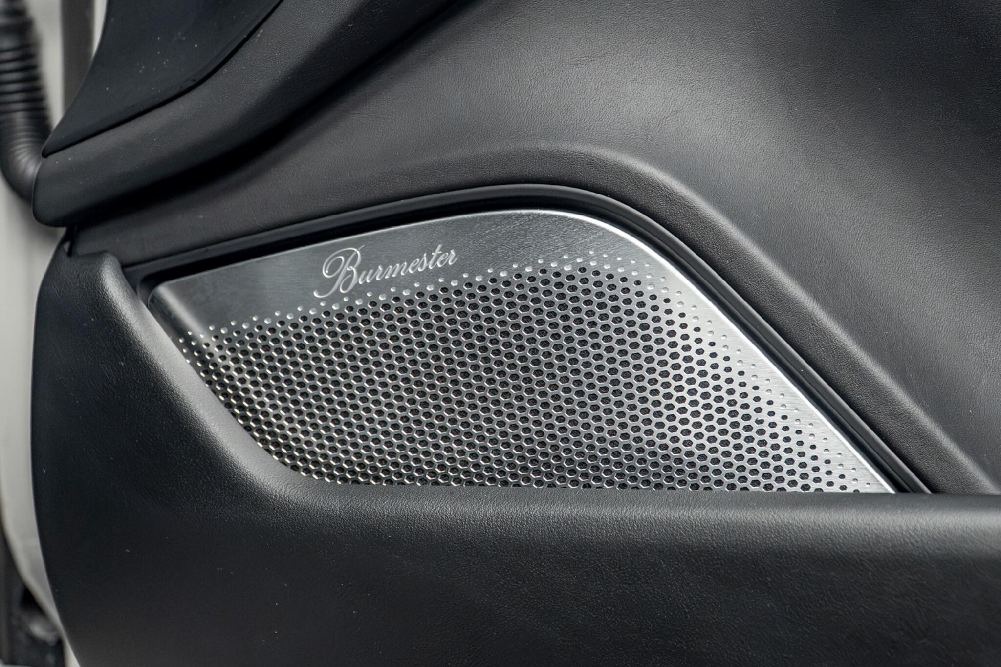 Porsche Taycan view 40
