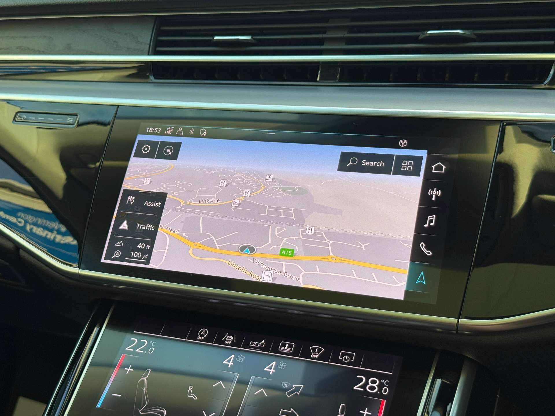 Audi A8 view 15