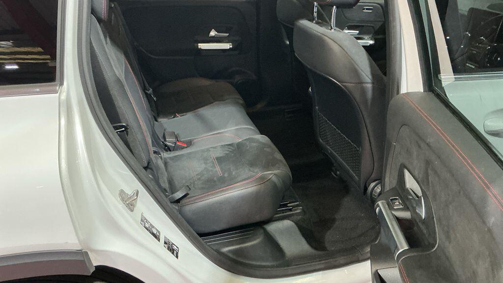 Mercedes-Benz Eqb view 8