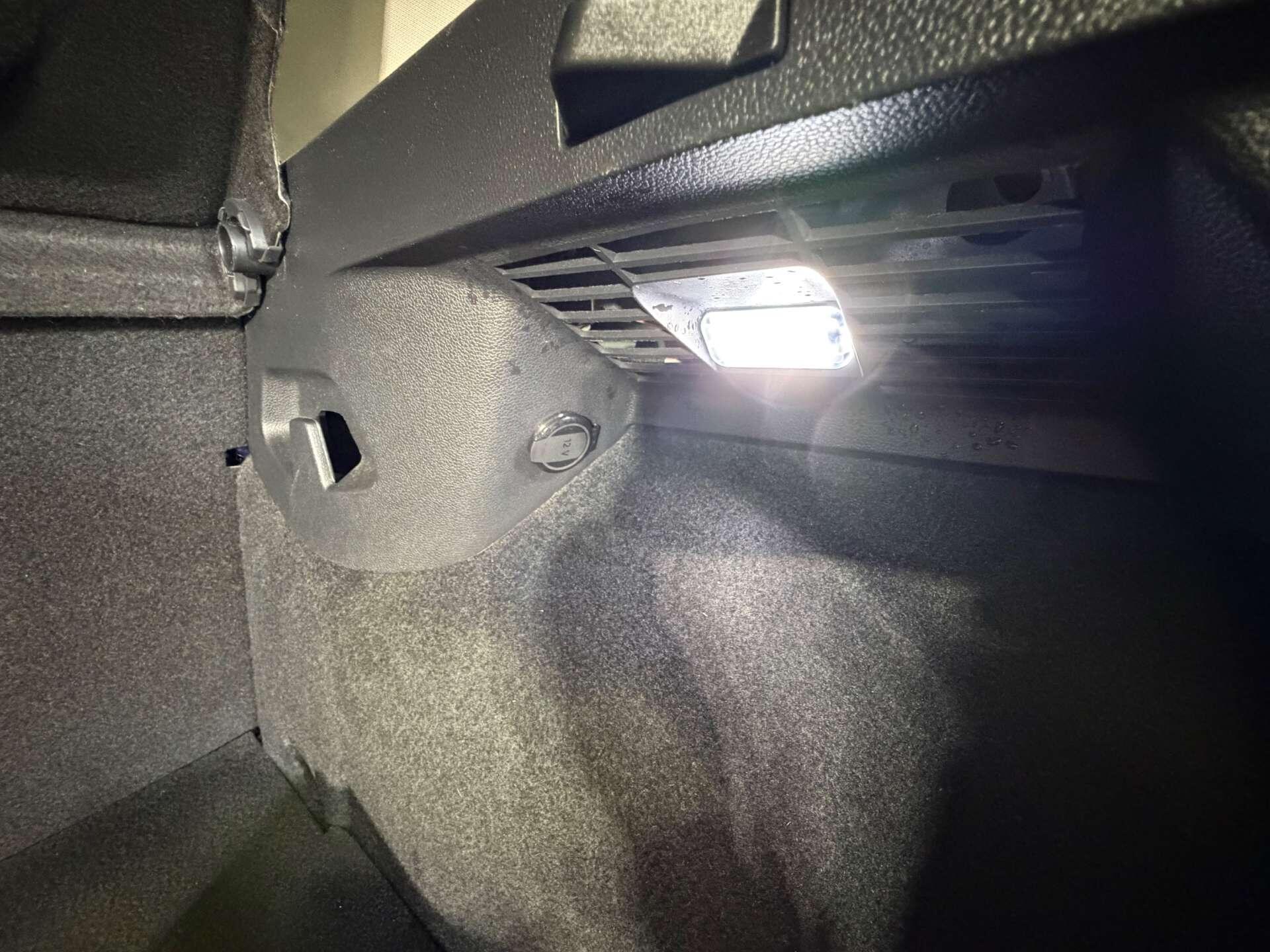 Volkswagen Golf view 12