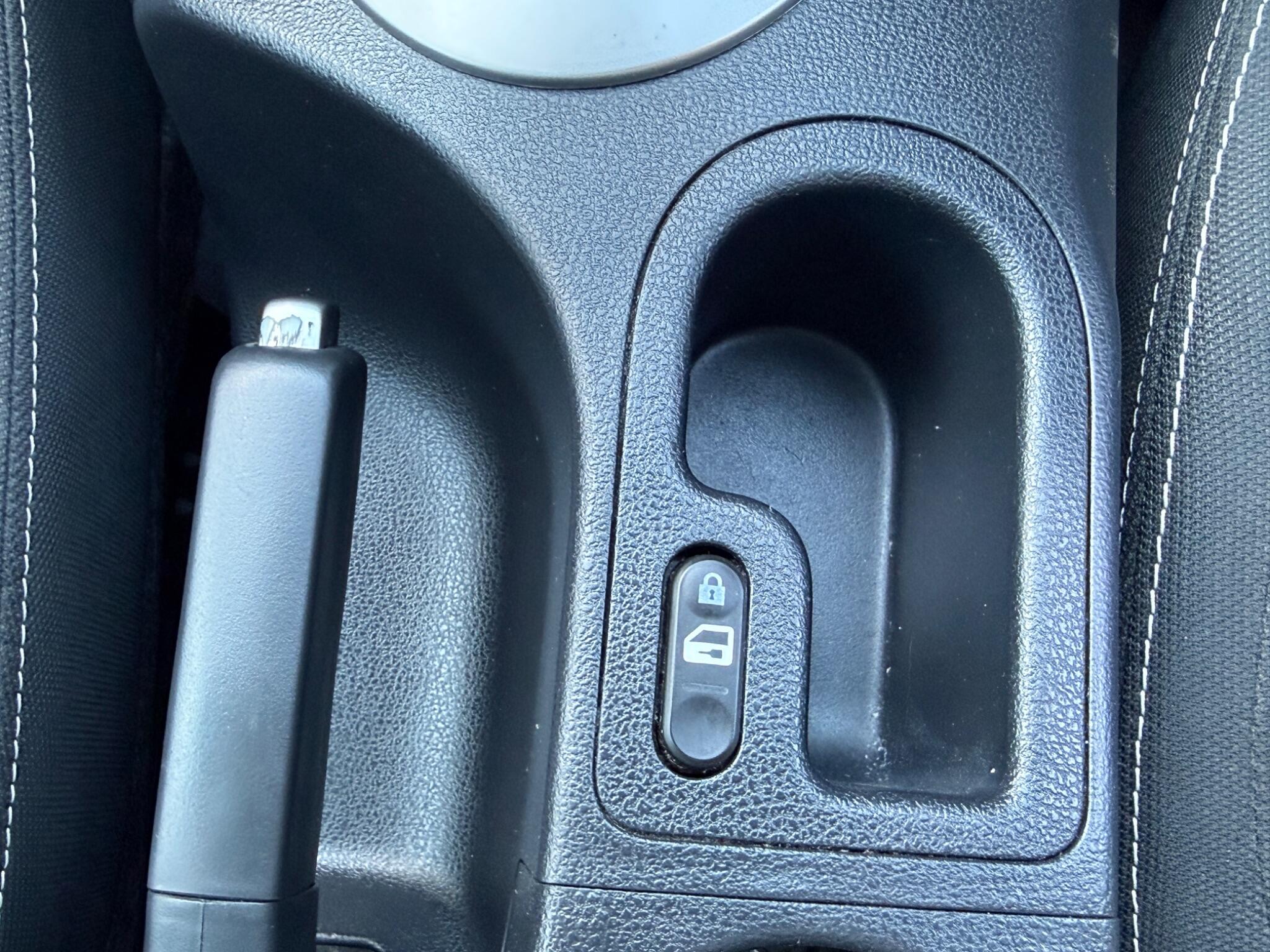 2012 Nissan Qashqai image 26