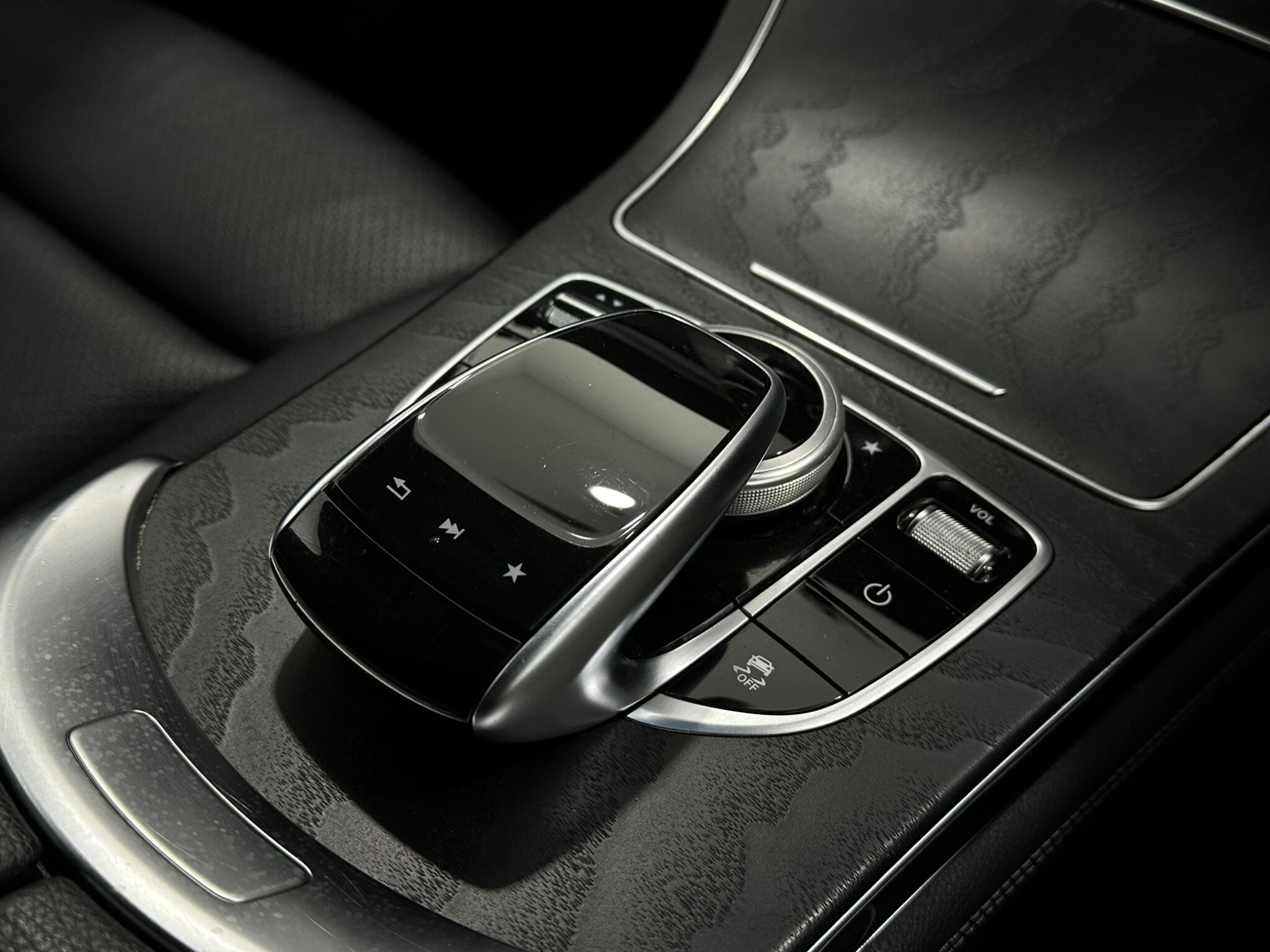 Mercedes-Benz GLC view 22