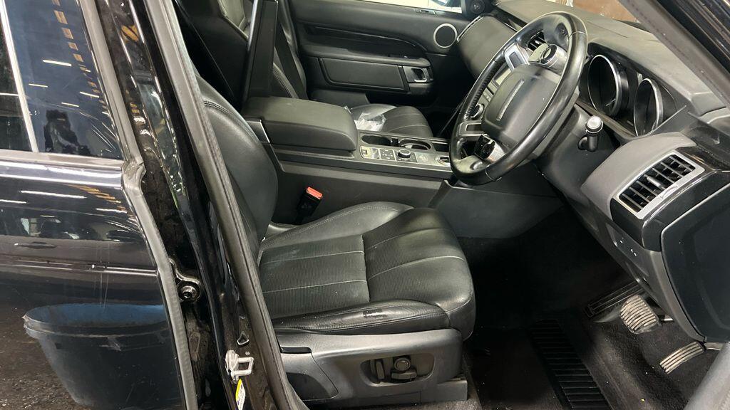 Land Rover Discovery view 2