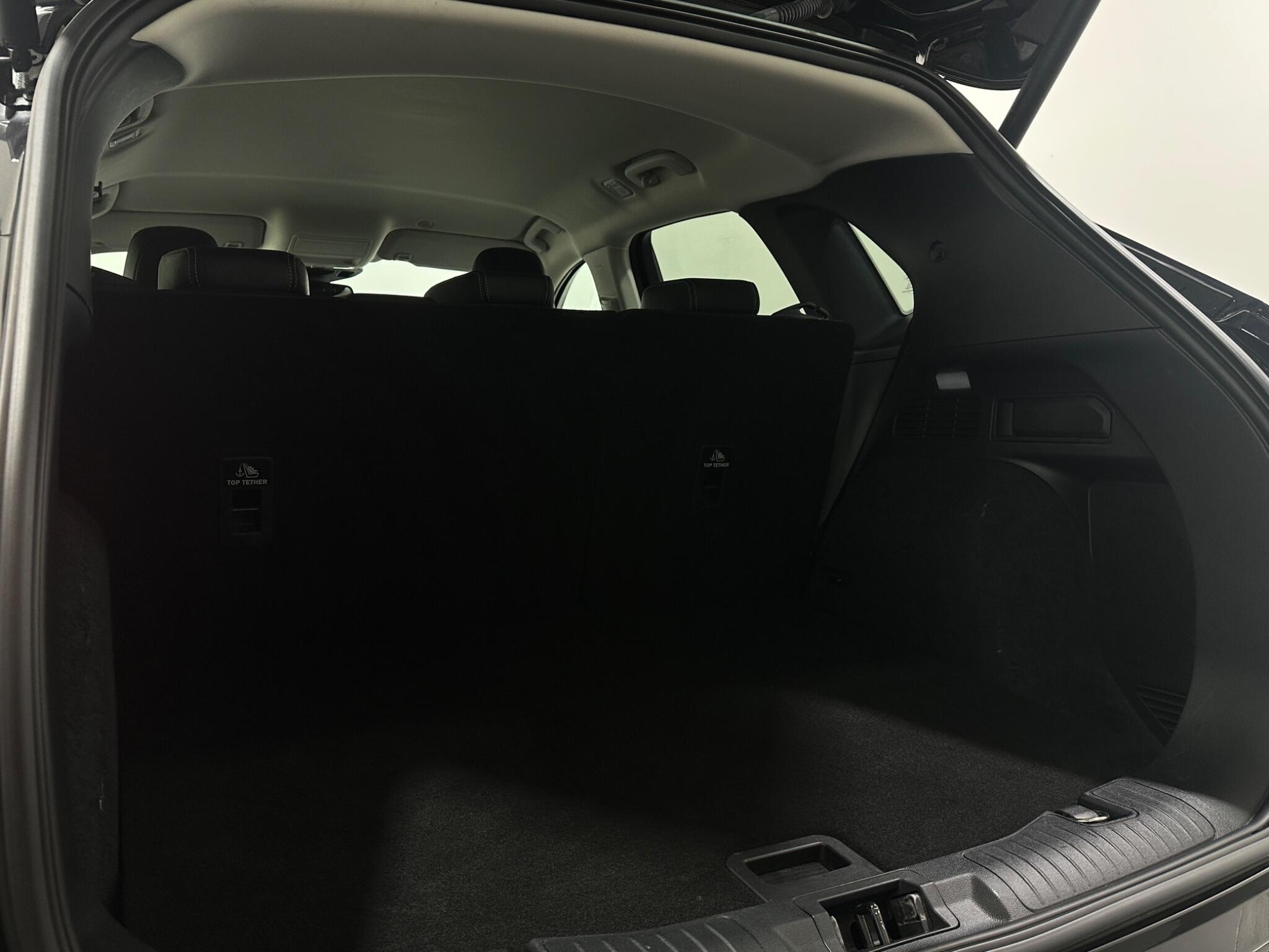 Ford Kuga view 45