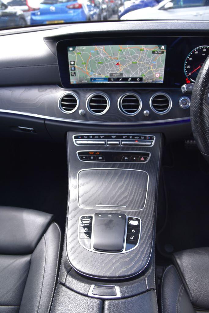 Mercedes-Benz E Class view 36