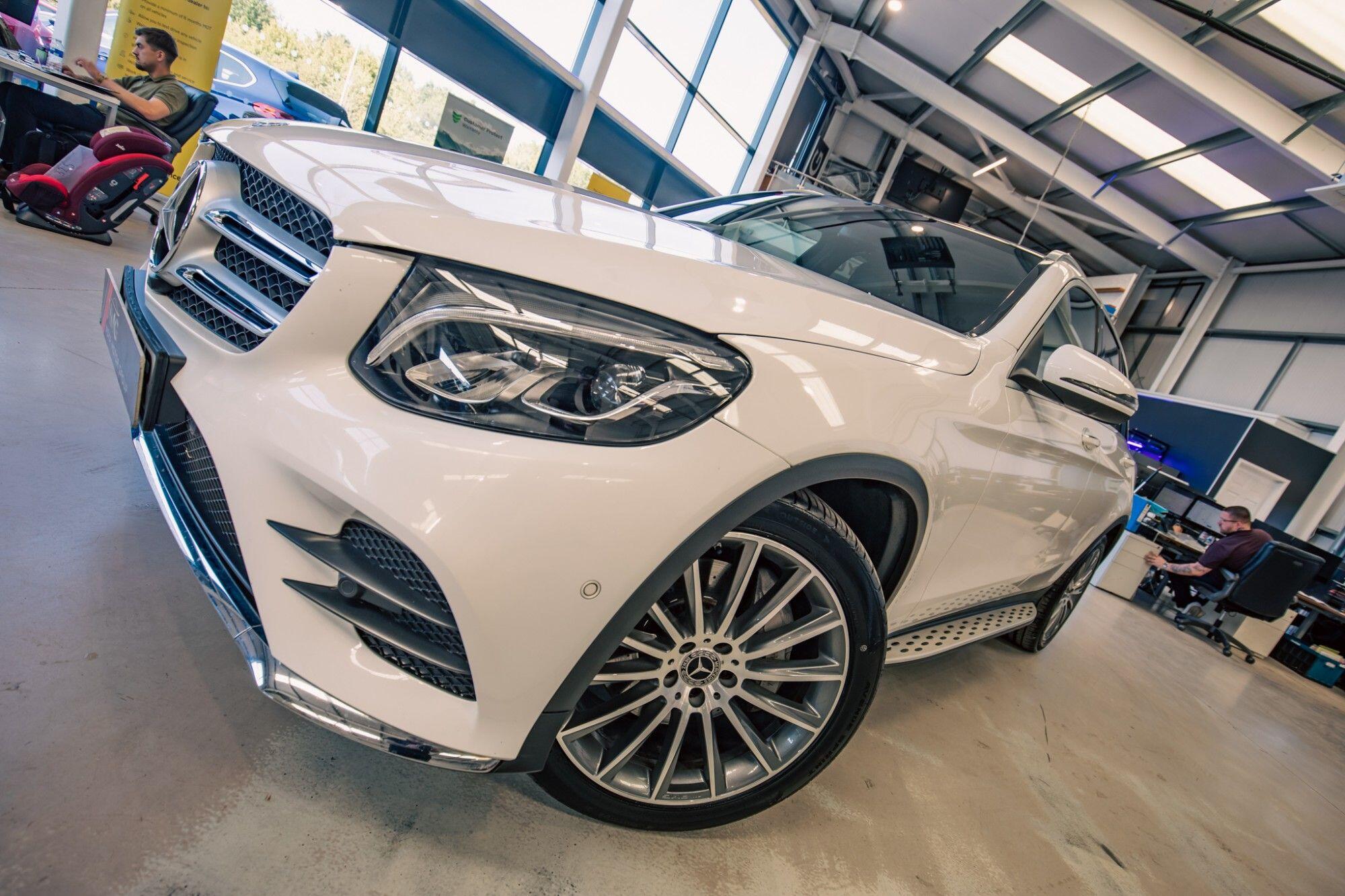Mercedes-Benz GLC view 9