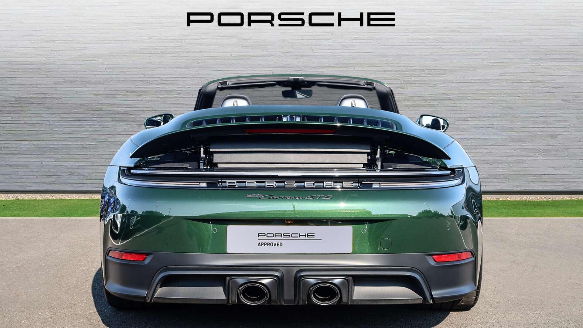 Porsche 911 view 12