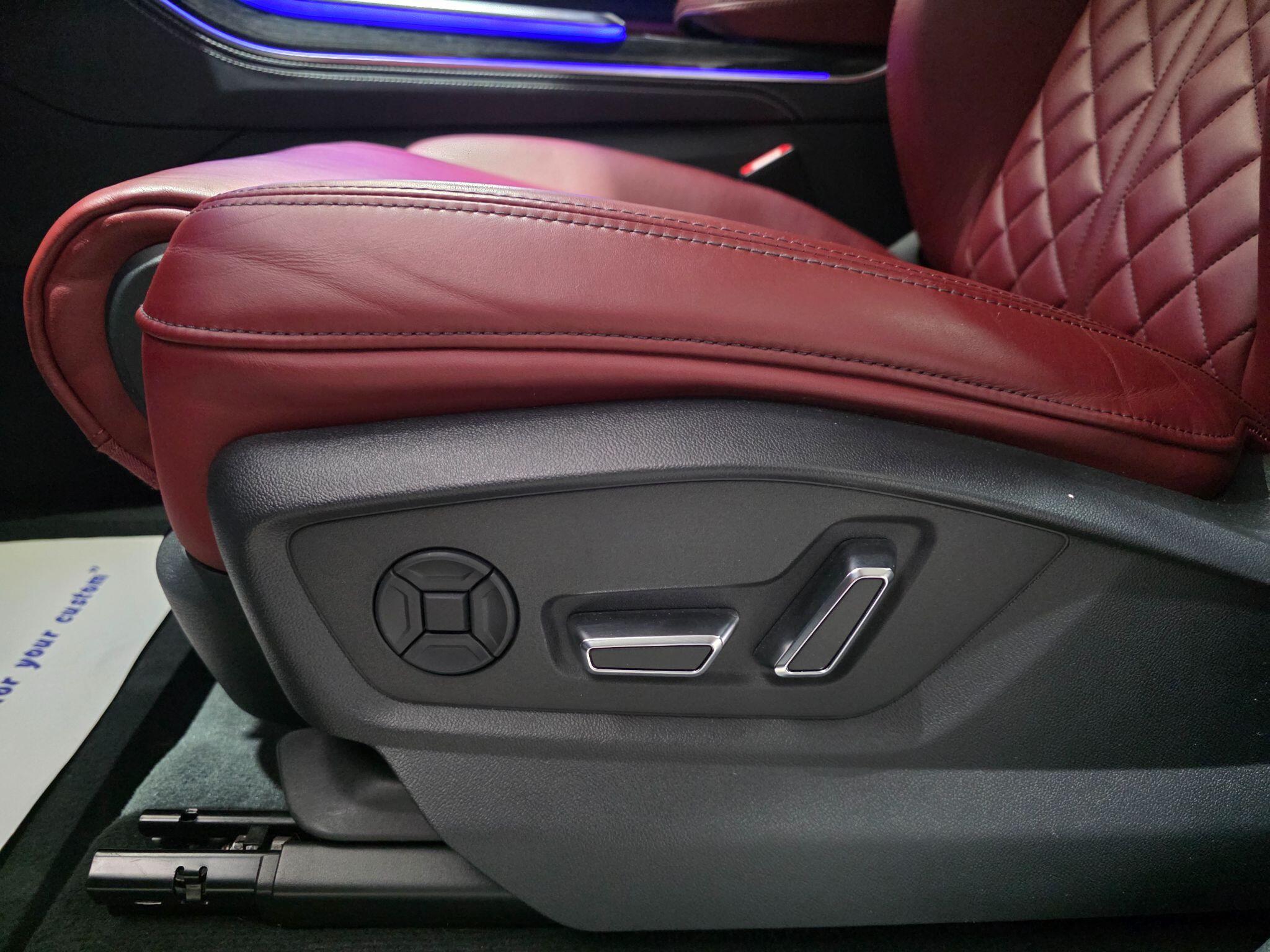 Audi SQ8 view 35