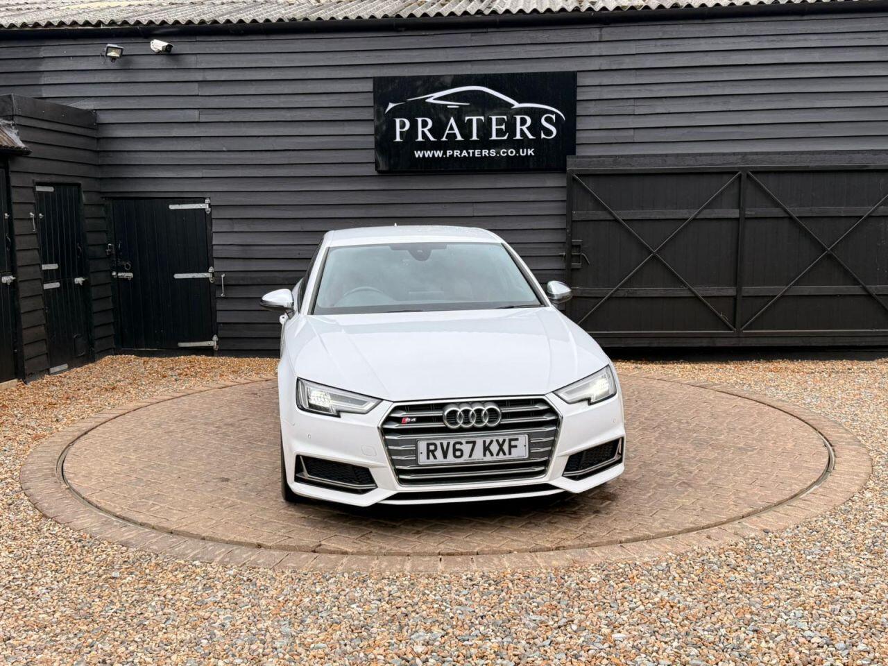 Audi S4 view 4