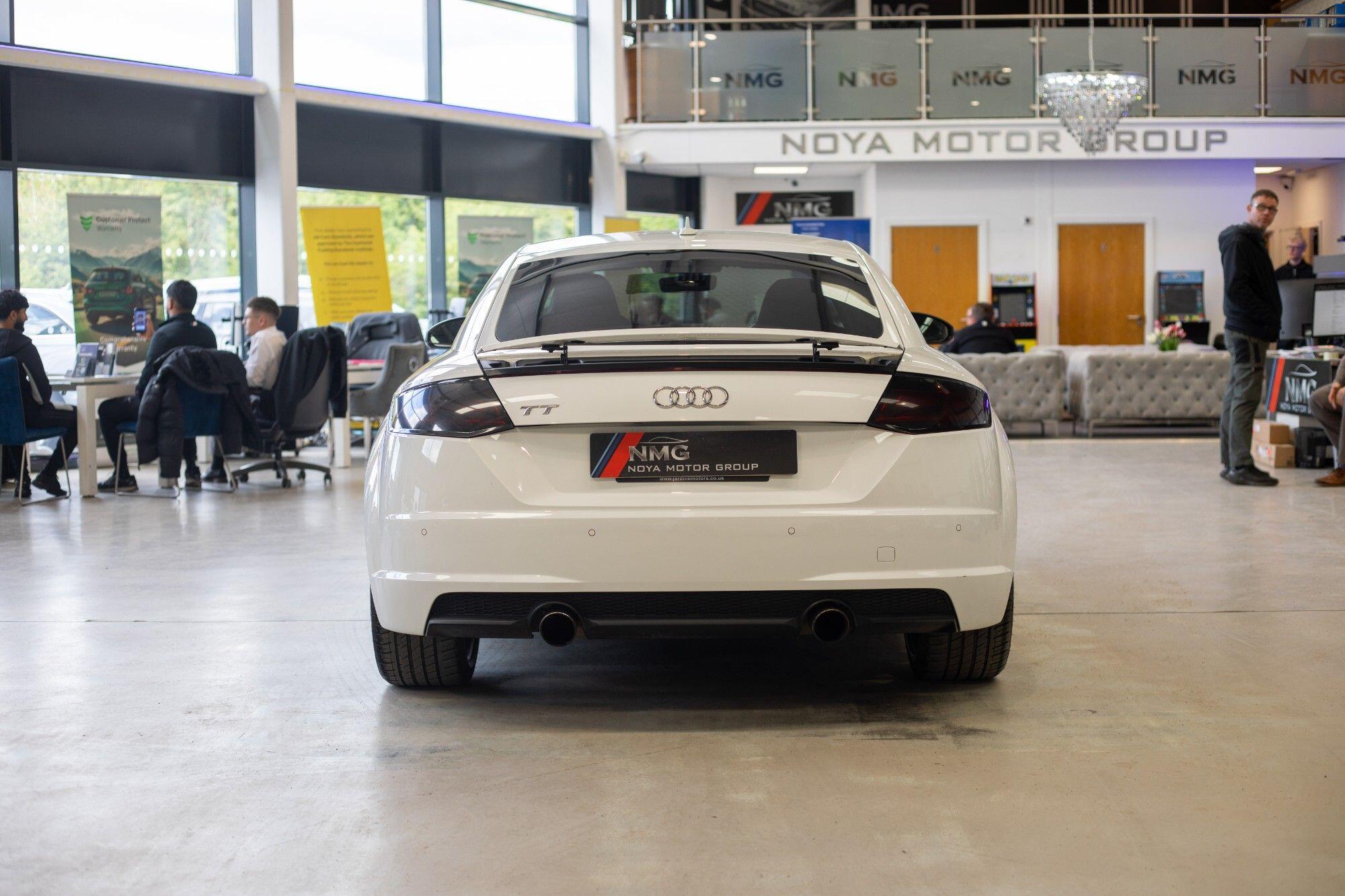 Audi TT view 35