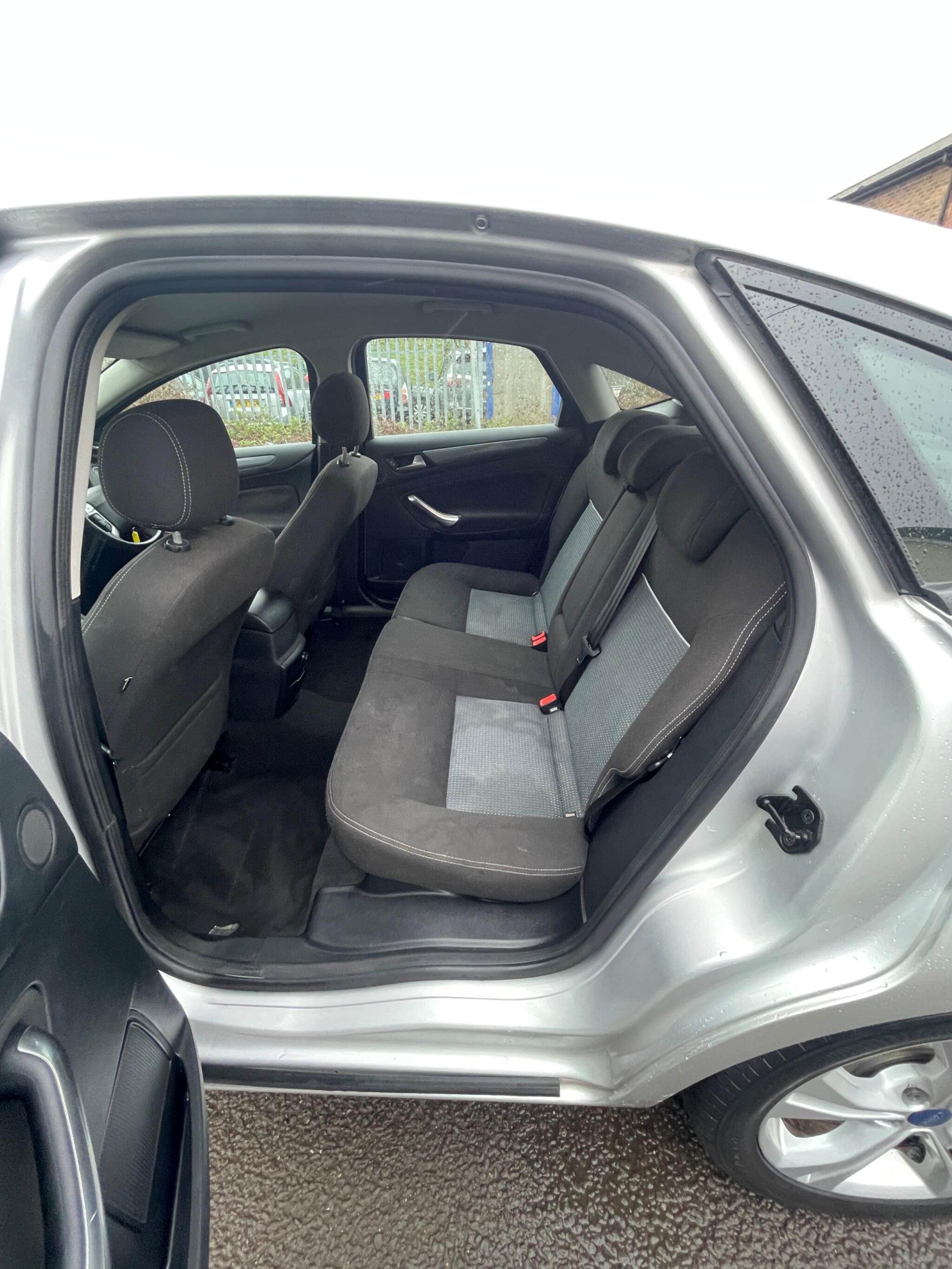 2011 Ford Mondeo image 20